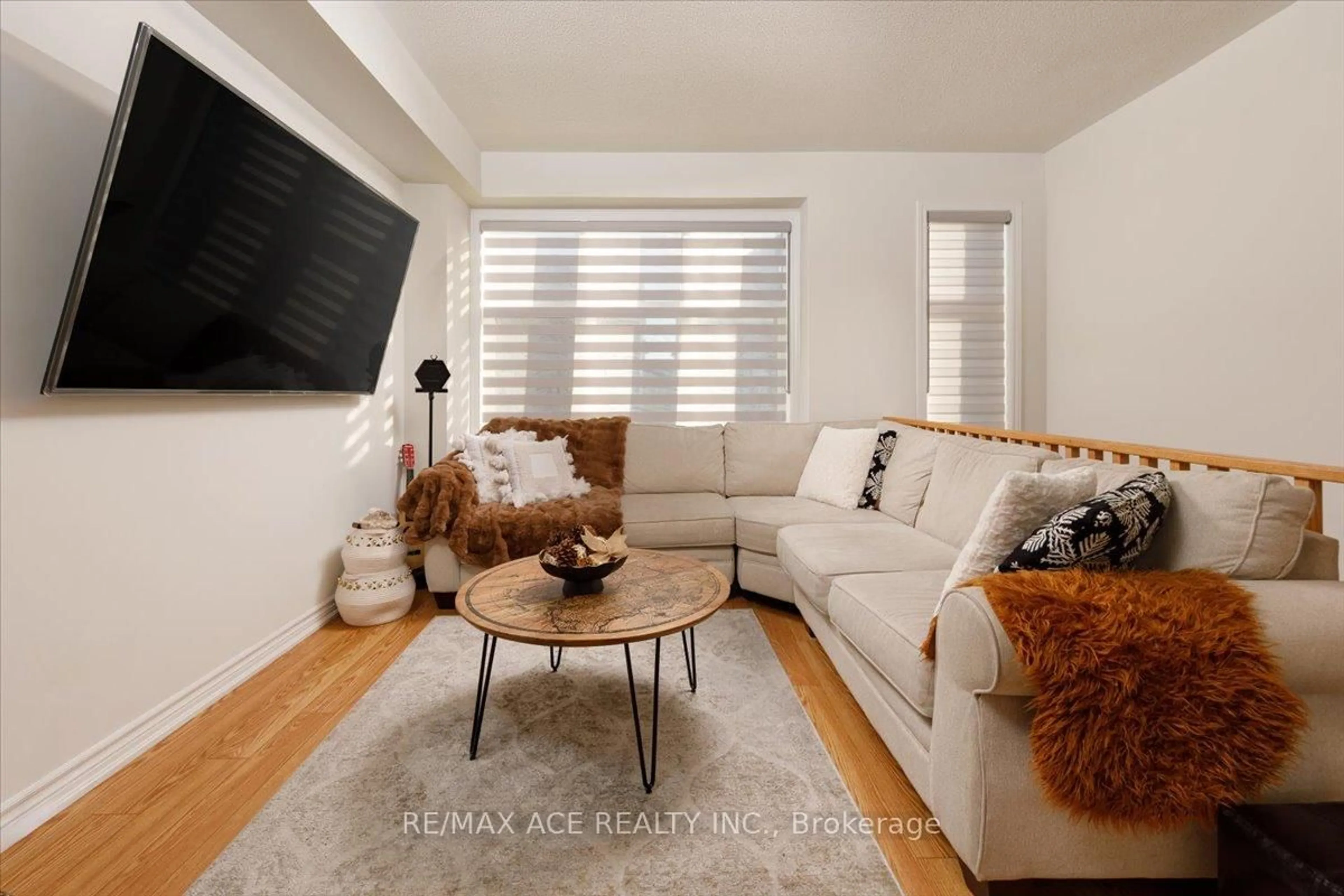 Living room with furniture, unknown for 788 Eddystone Path, Oshawa Ontario L1H 0B1