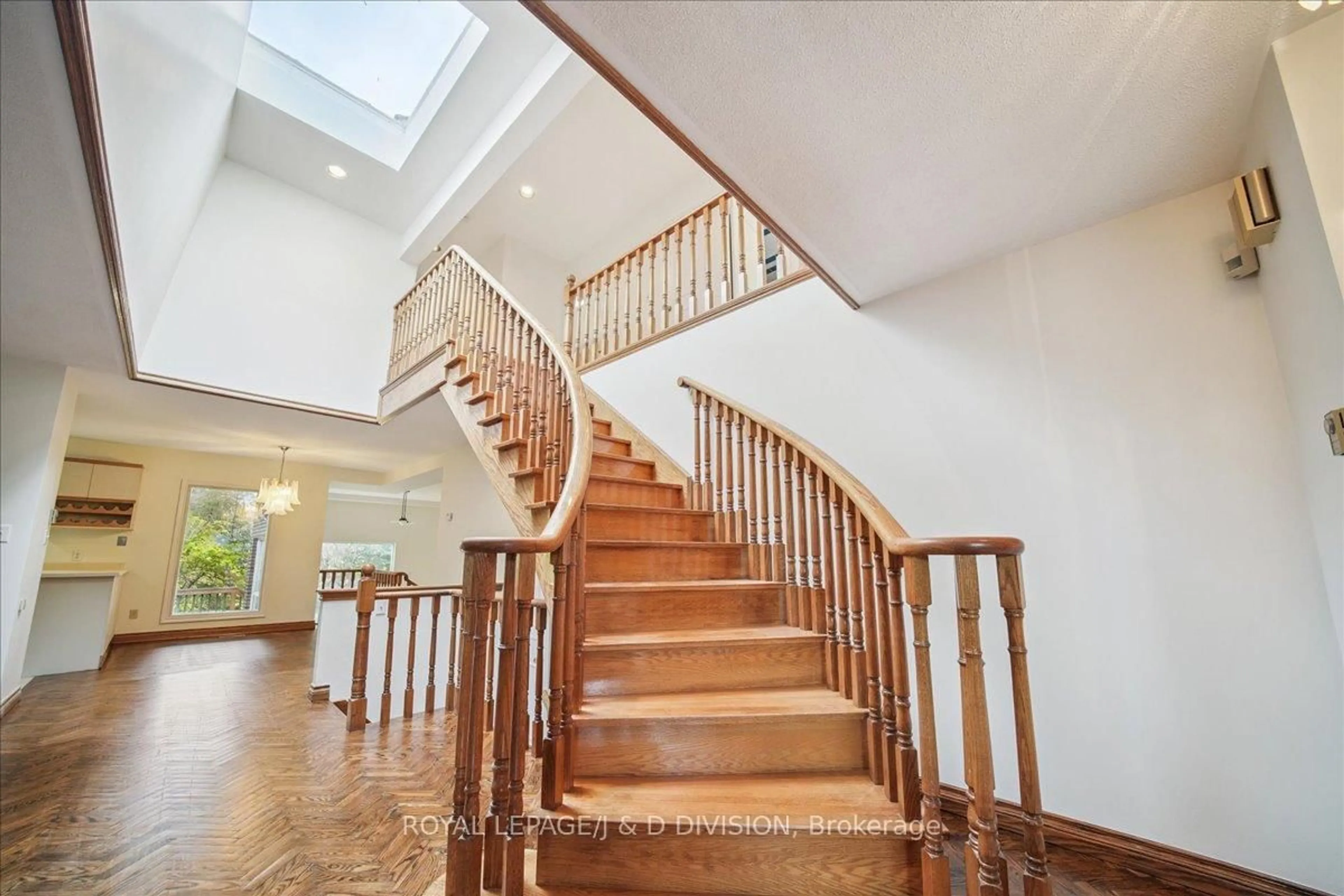 Stairs for 108 Glen Albert Dr, Toronto Ontario M4B 1J2