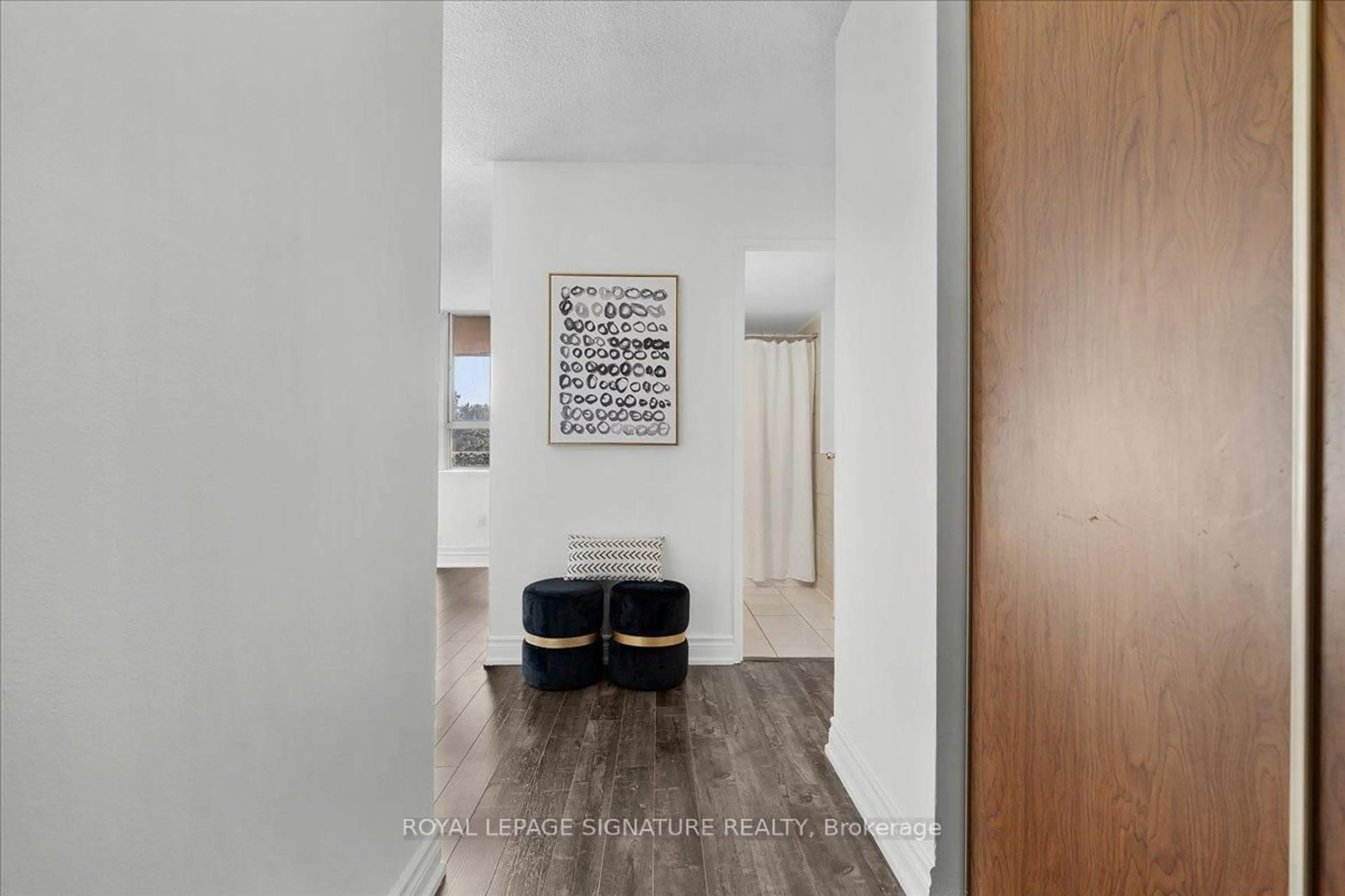 Indoor entryway for 100 Wingarden Crt #315, Toronto Ontario M1B 2P4