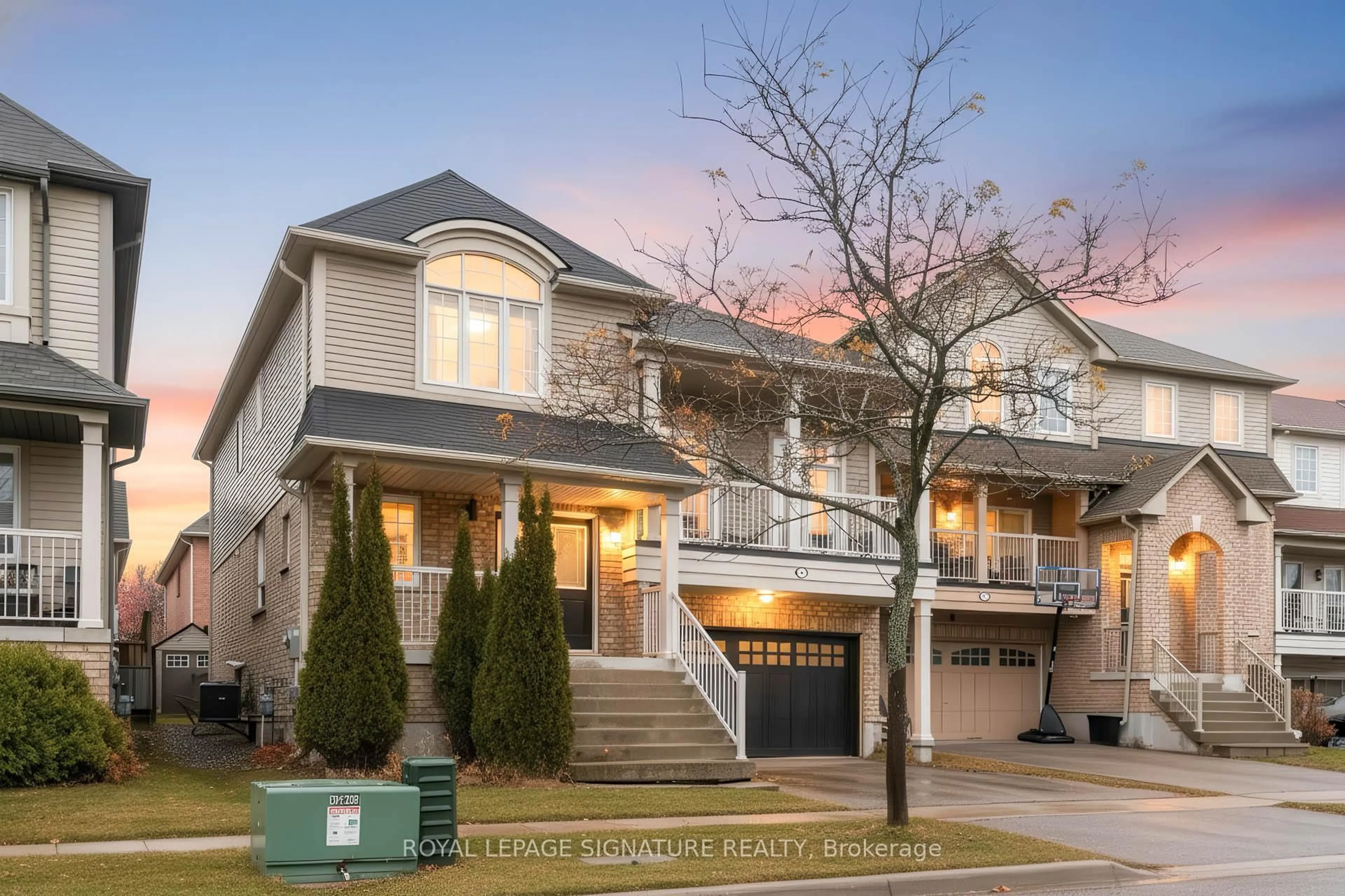 Home with vinyl exterior material, street for 607 Shaftsbury St, Oshawa Ontario L1K 2X4