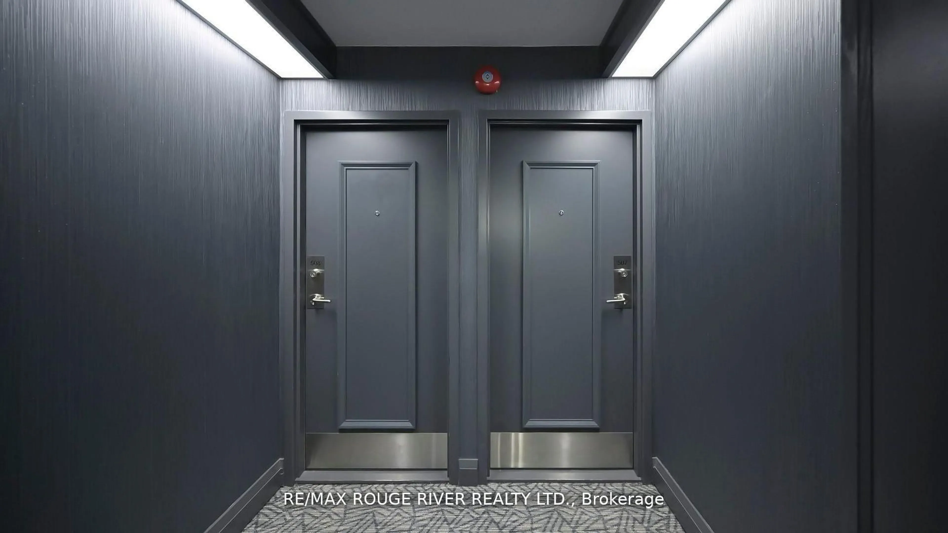 Indoor foyer for 1655 Pickering Pkwy #507, Pickering Ontario L1V 6L3