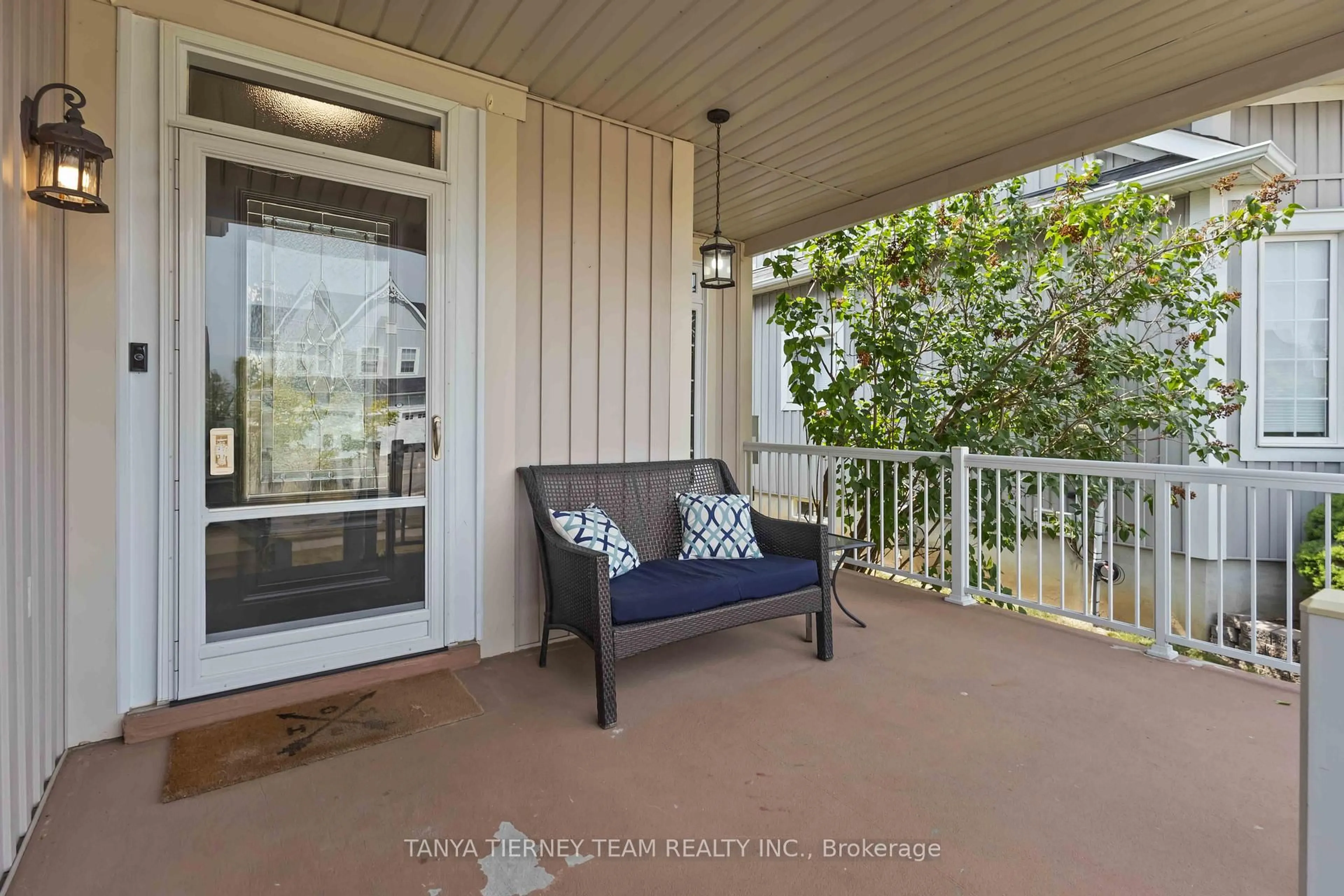 Patio, water/lake/river/ocean view for 26 Wilshire Dr, Whitby Ontario L1M 2C9