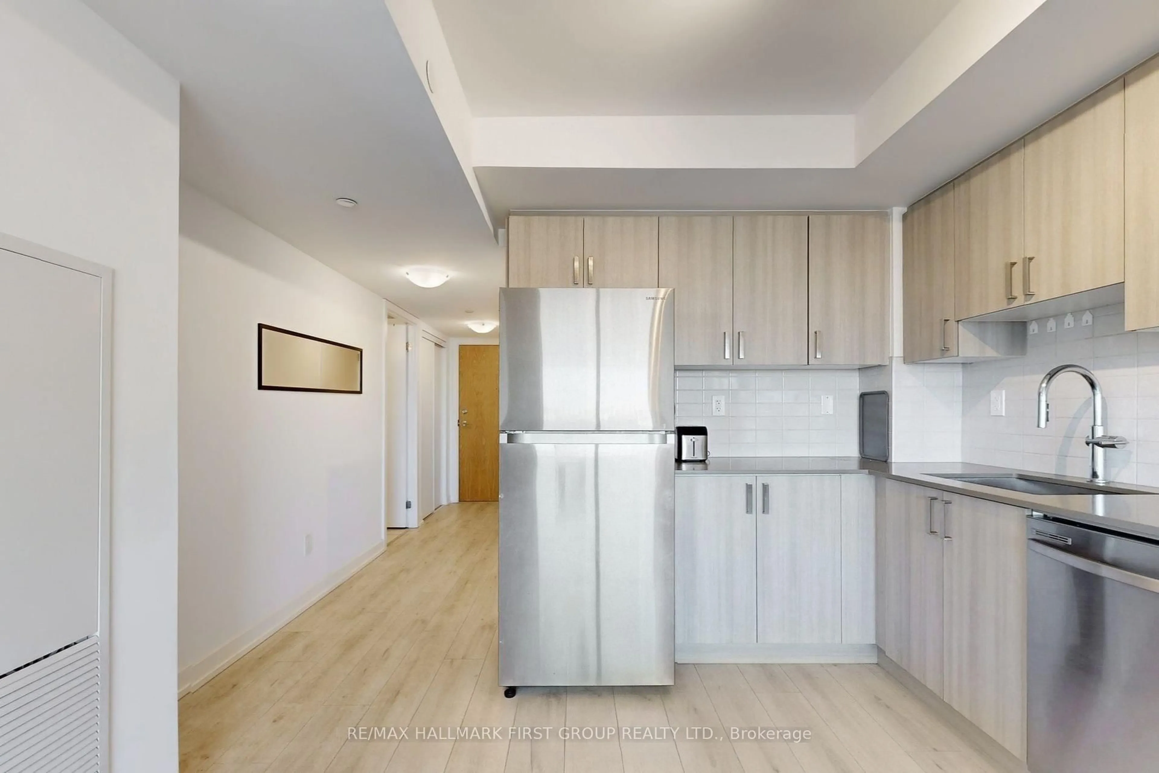 Standard kitchen, unknown for 1435 Celebration Dr #1509, Pickering Ontario L1W 0C3