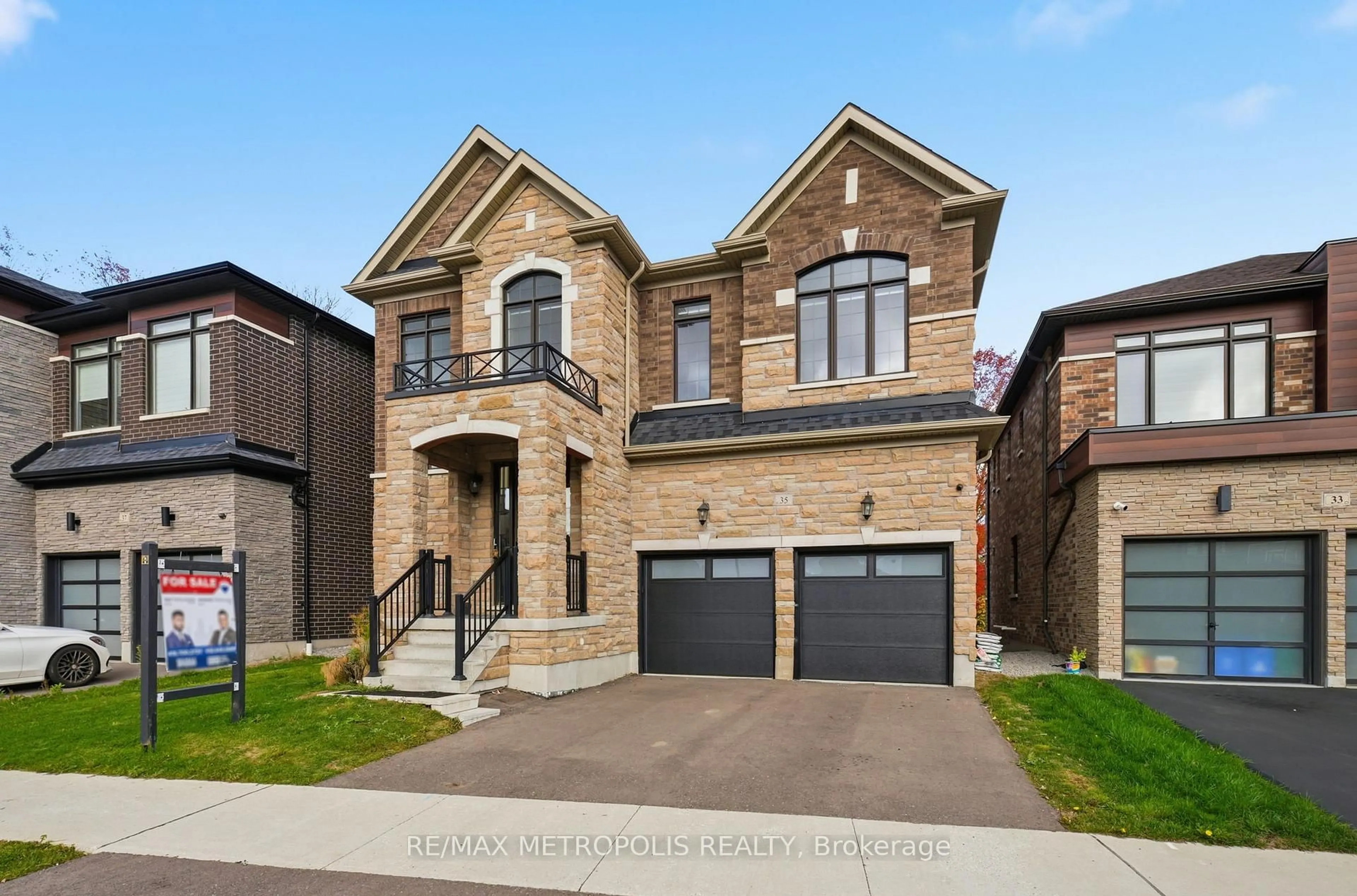 Home with brick exterior material, street for 35 Fruitful Cres, Whitby Ontario L1P 0N3