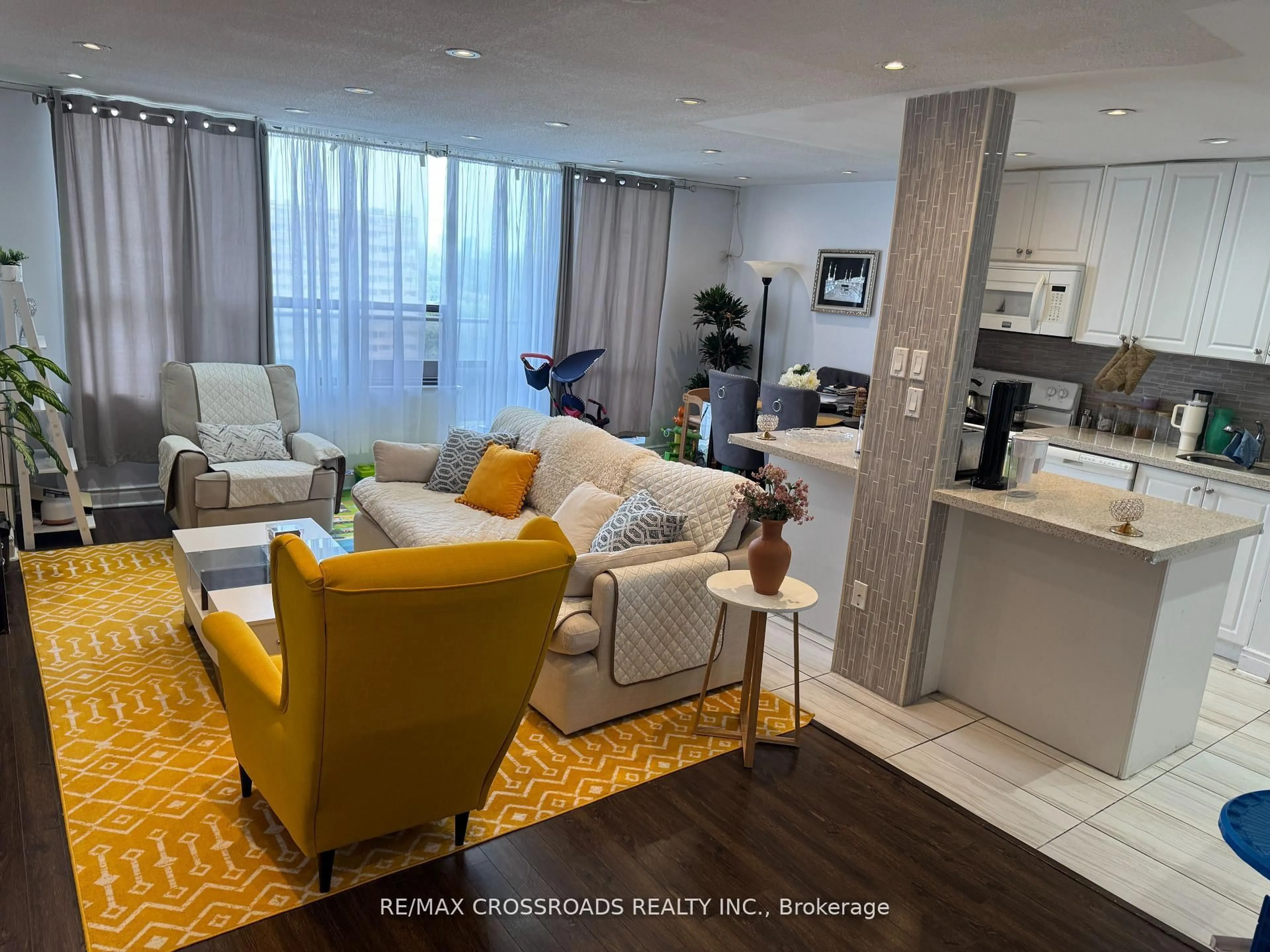 Living room with furniture, unknown for 2721 Victoria Park Ave #PH01, Toronto Ontario M1T 3N6