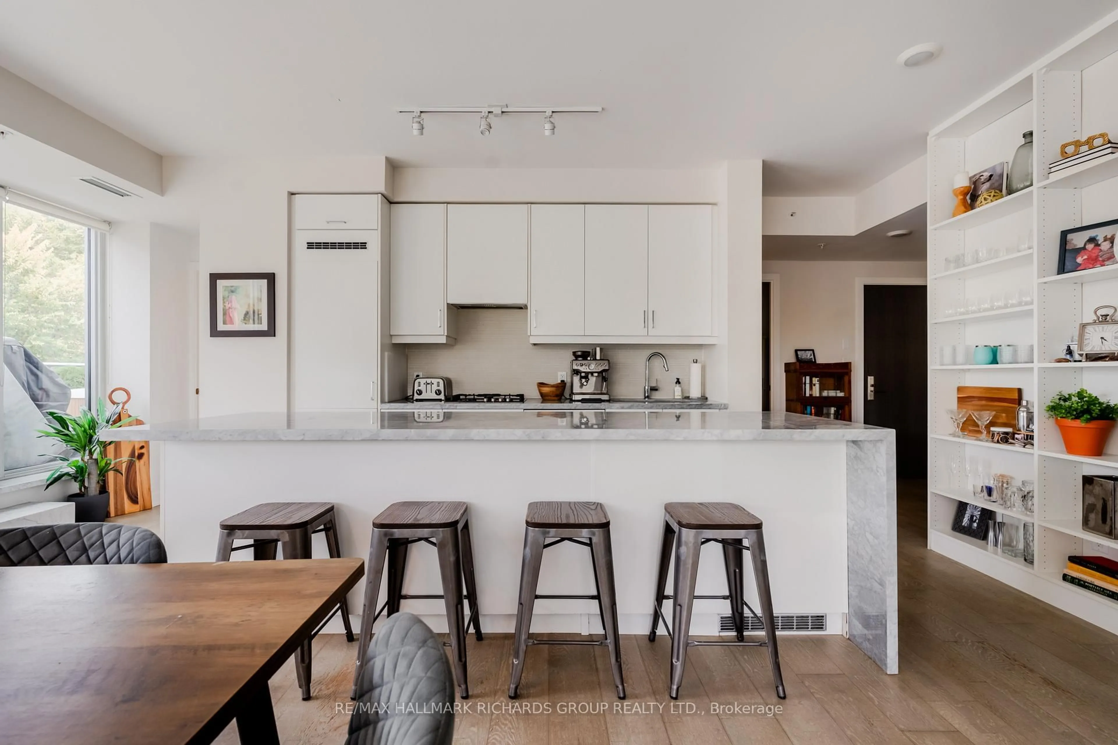 Open concept kitchen, unknown for 1960 Queen St #401, Toronto Ontario M4L 1A8