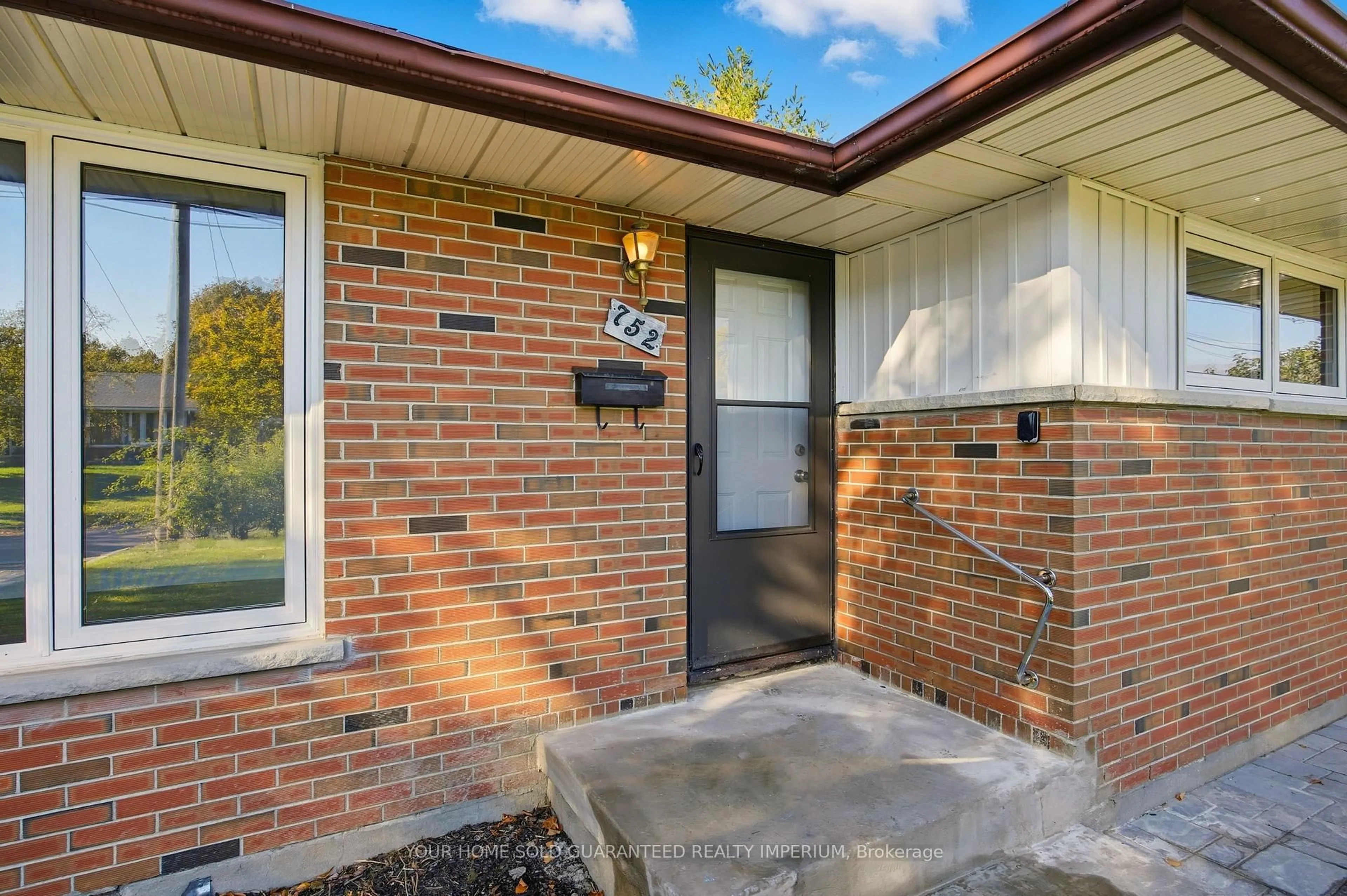 Home with brick exterior material, street for 752 Glenforest St, Oshawa Ontario L1J 5E8