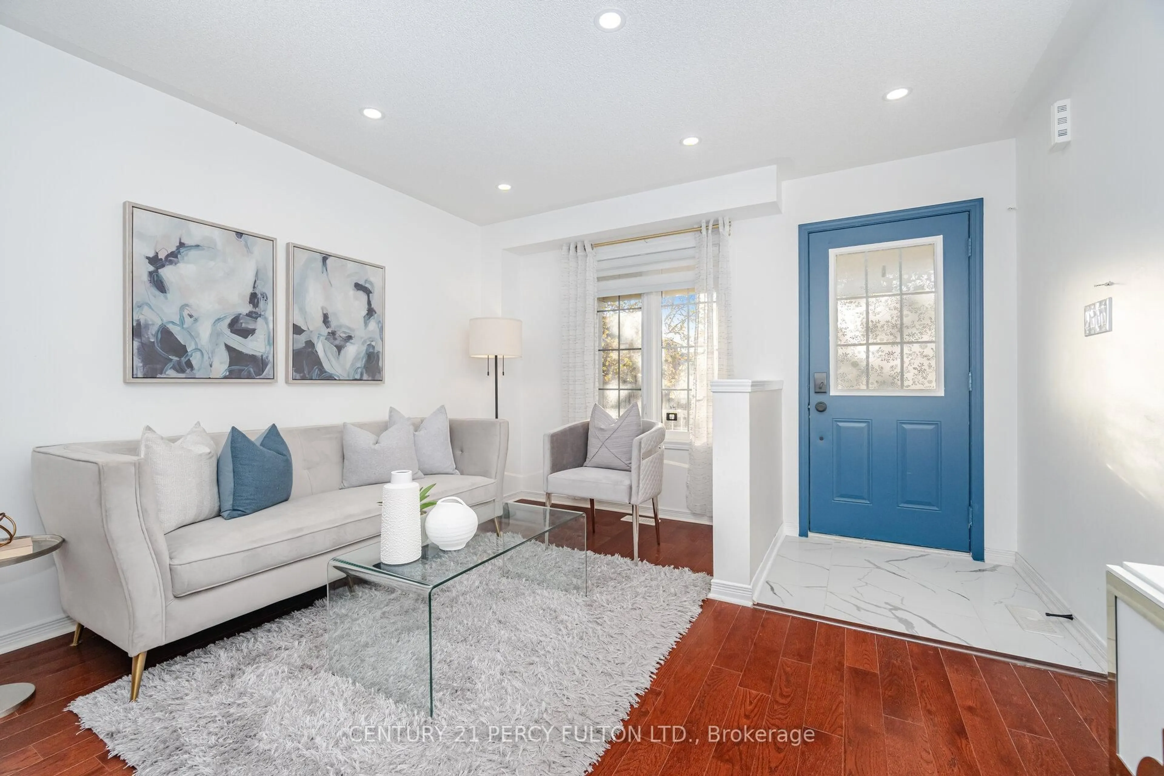 Living room with furniture, unknown for 5 Brownell St, Whitby Ontario L1R 0C6