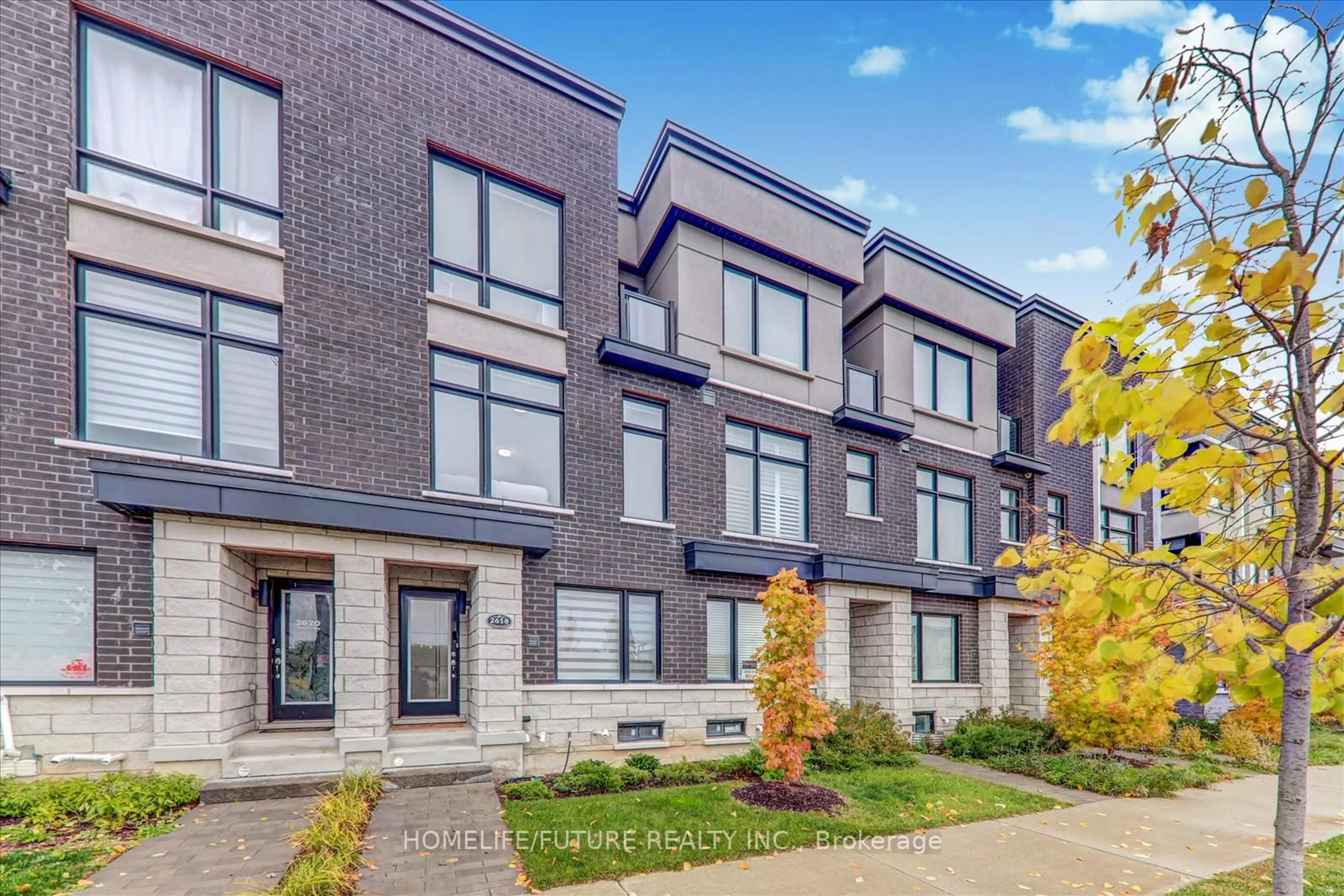 Home with brick exterior material, street for 2618 Castlegate Crossing, Pickering Ontario L1X 0H9