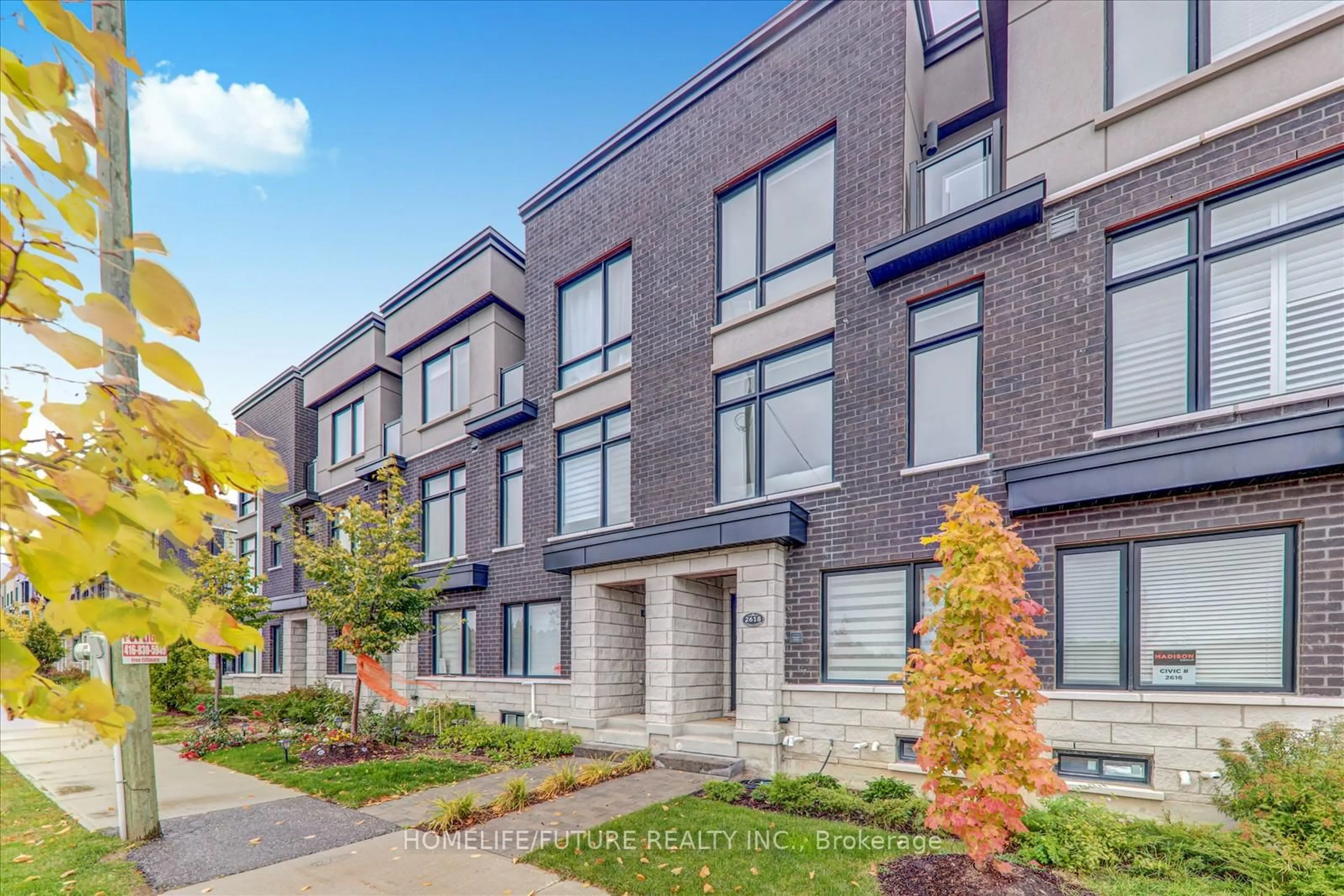 Home with brick exterior material, street for 2618 Castlegate Crossing, Pickering Ontario L1X 0H9