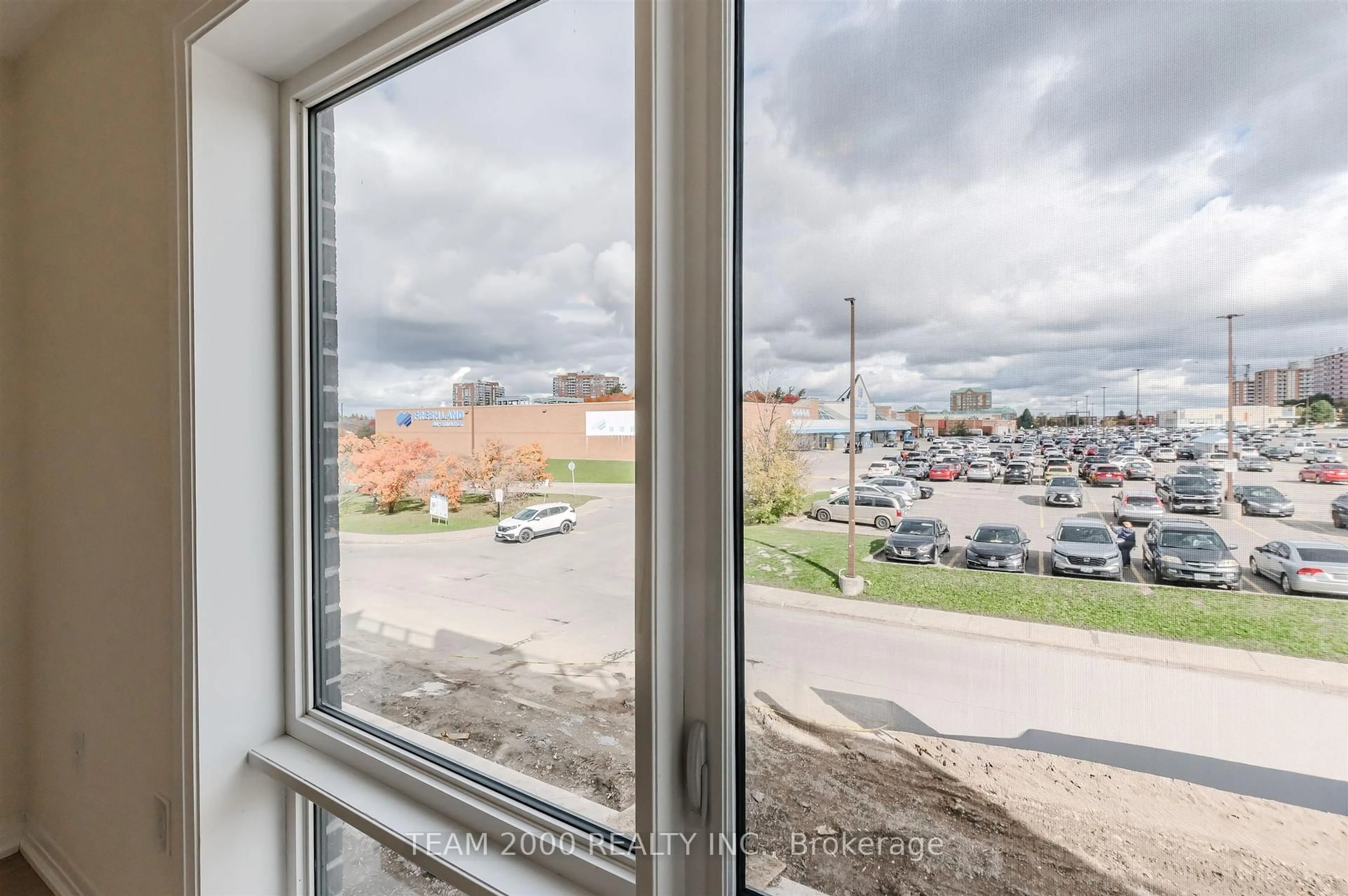 Unknown for 10 Liben Way #11, Toronto Ontario M1B 0E8