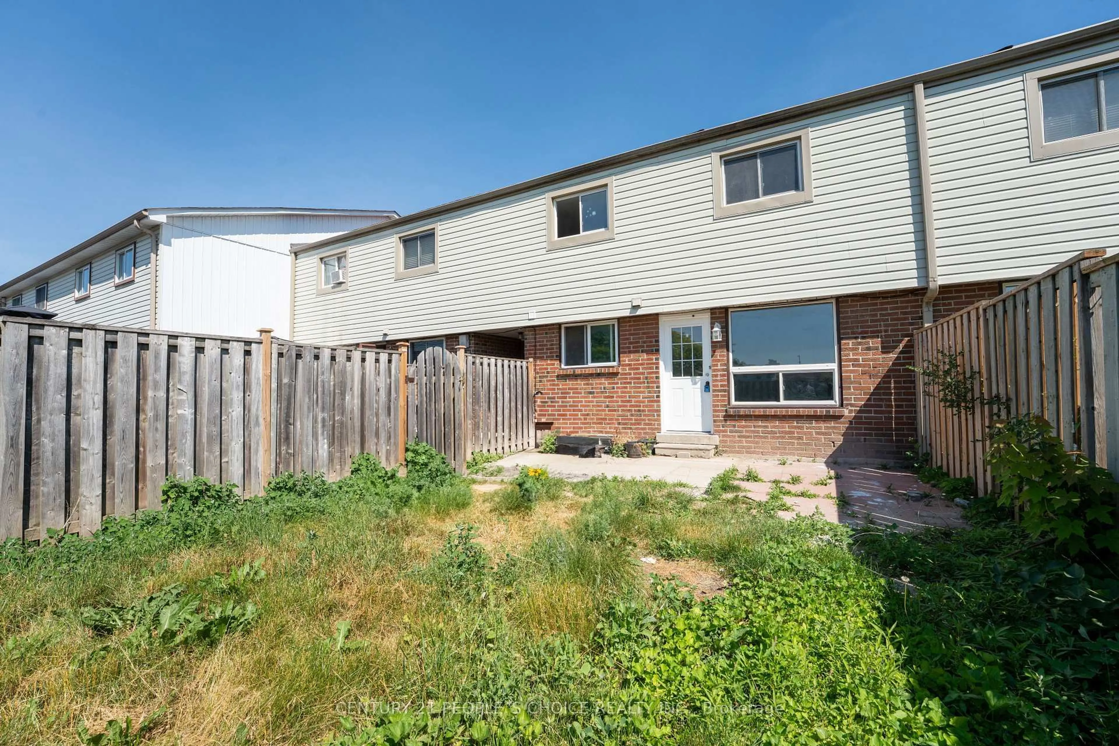 A pic from outside/outdoor area/front of a property/back of a property/a pic from drone, street for 120 Nonquon Rd #35, Oshawa Ontario L1G 7E6