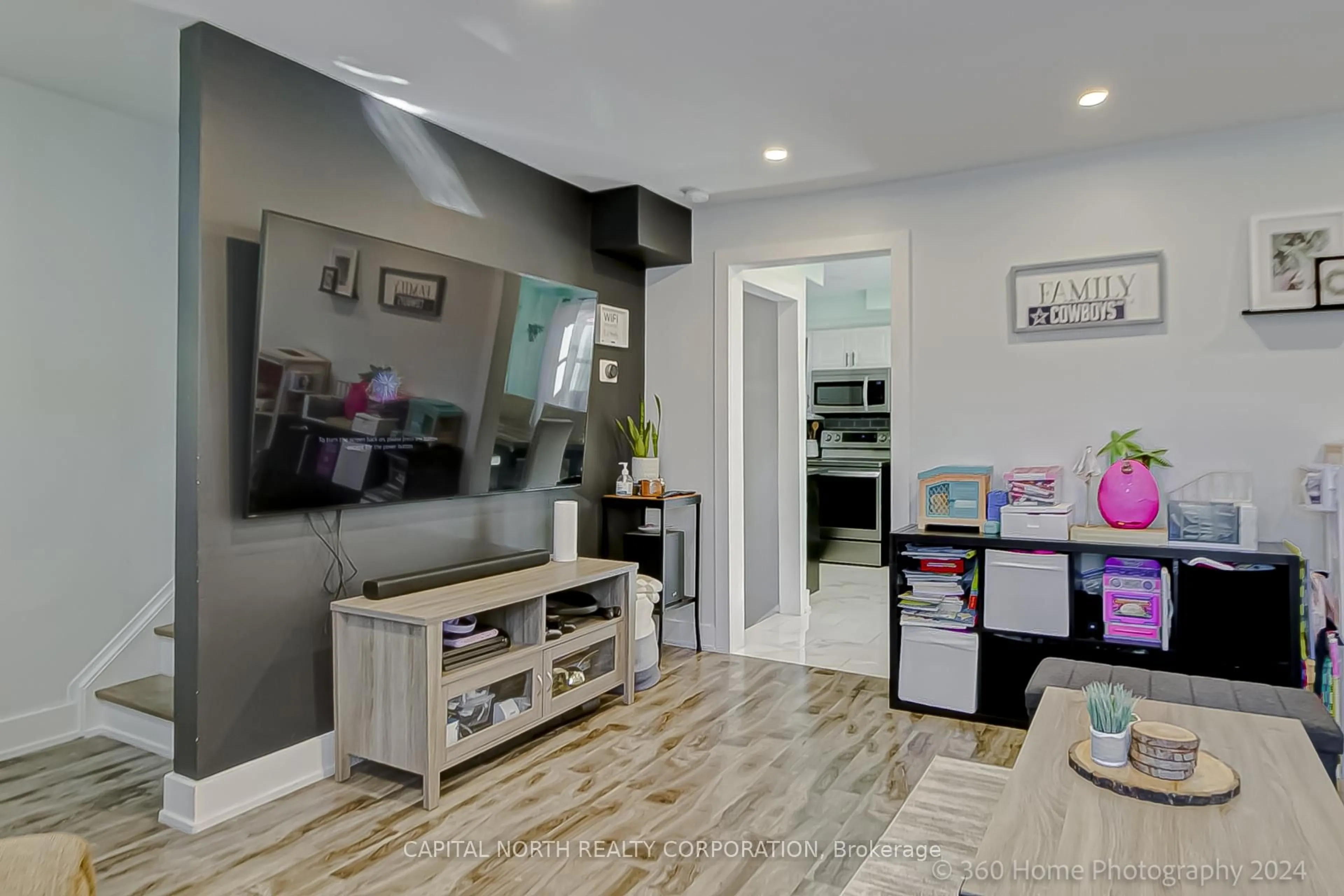 Unknown for 379 Dwight Ave, Oshawa Ontario L1J 1K8