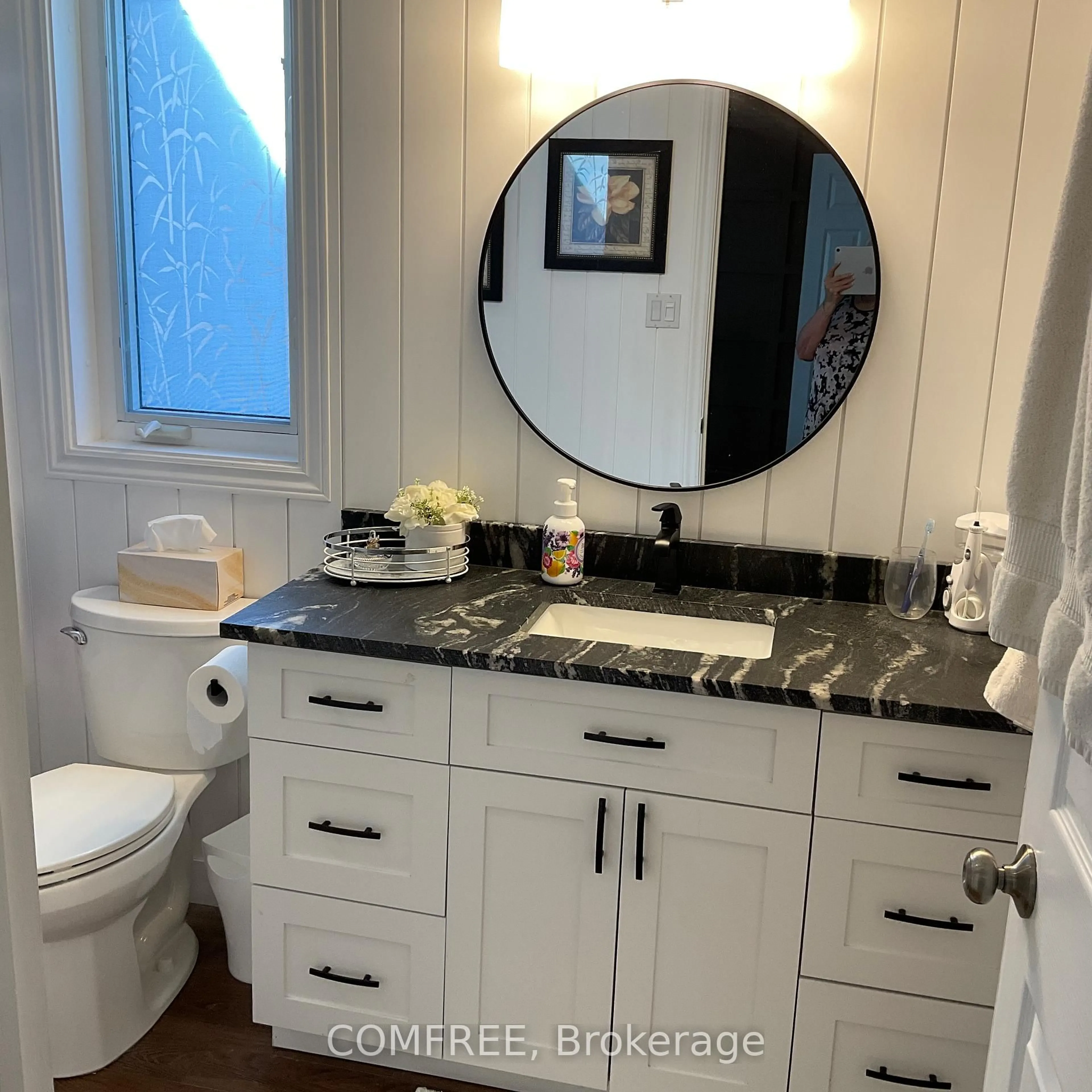 Contemporary bathroom, ceramic/tile floor for 6 Niagara Tr, Clarington Ontario L1B 1A1
