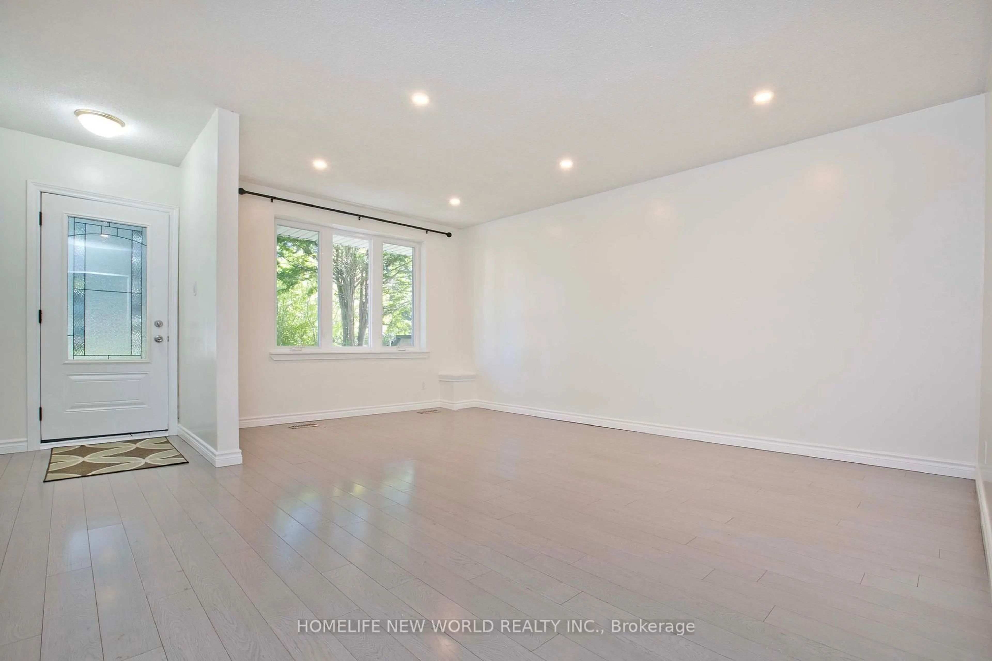 A pic of a room for 49 Thorncroft Cres, Ajax Ontario L1S 2S1