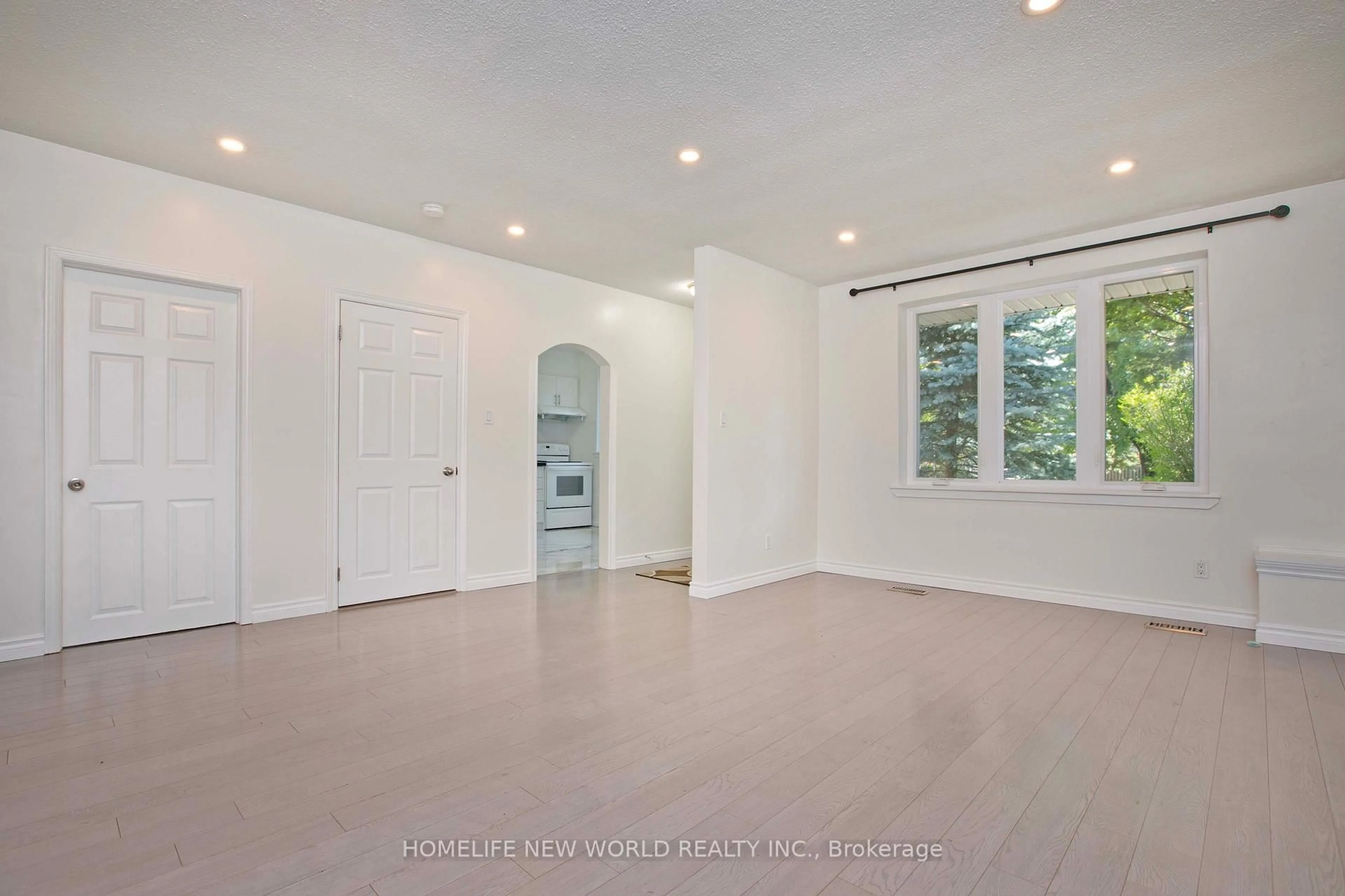 A pic of a room for 49 Thorncroft Cres, Ajax Ontario L1S 2S1