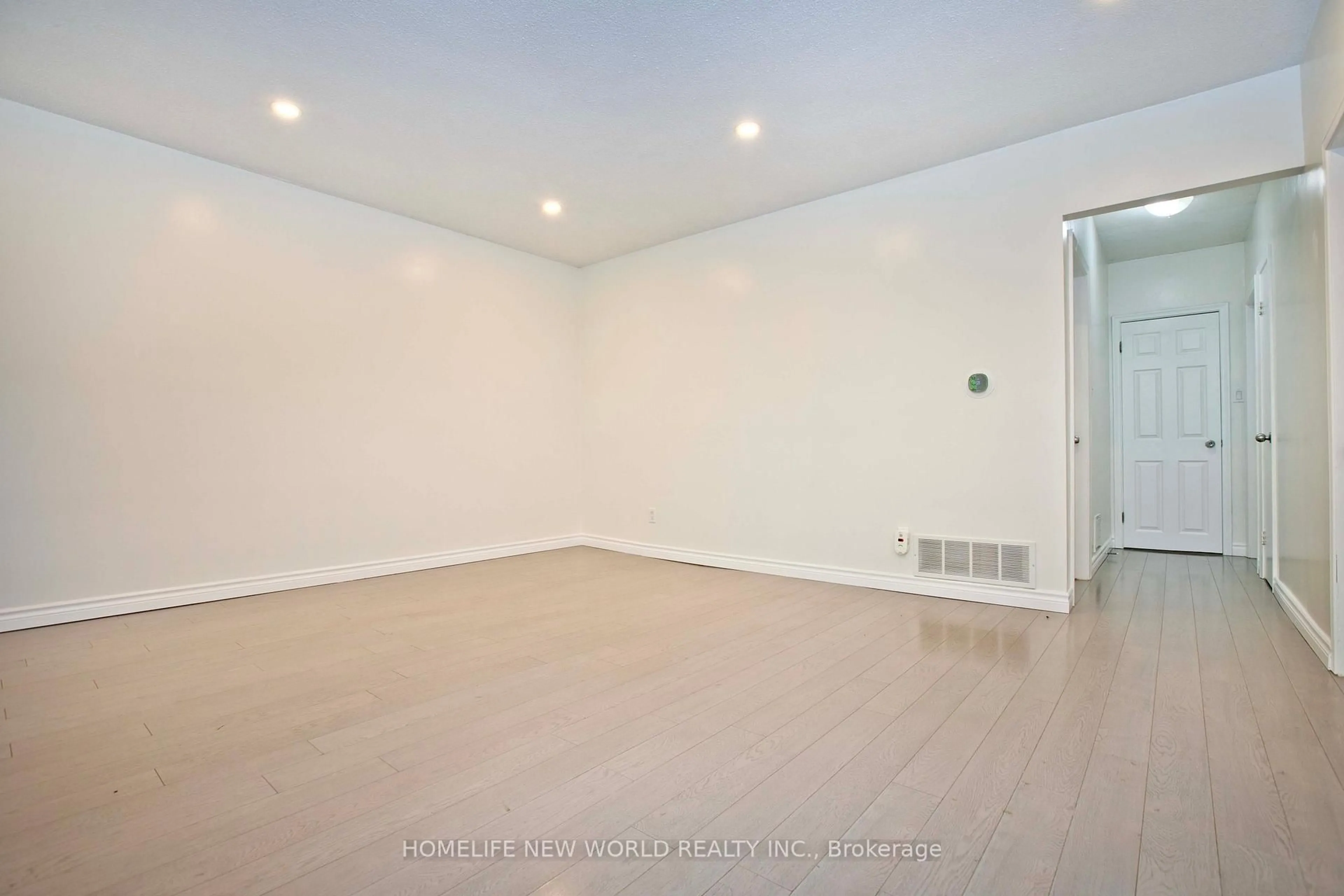 A pic of a room for 49 Thorncroft Cres, Ajax Ontario L1S 2S1