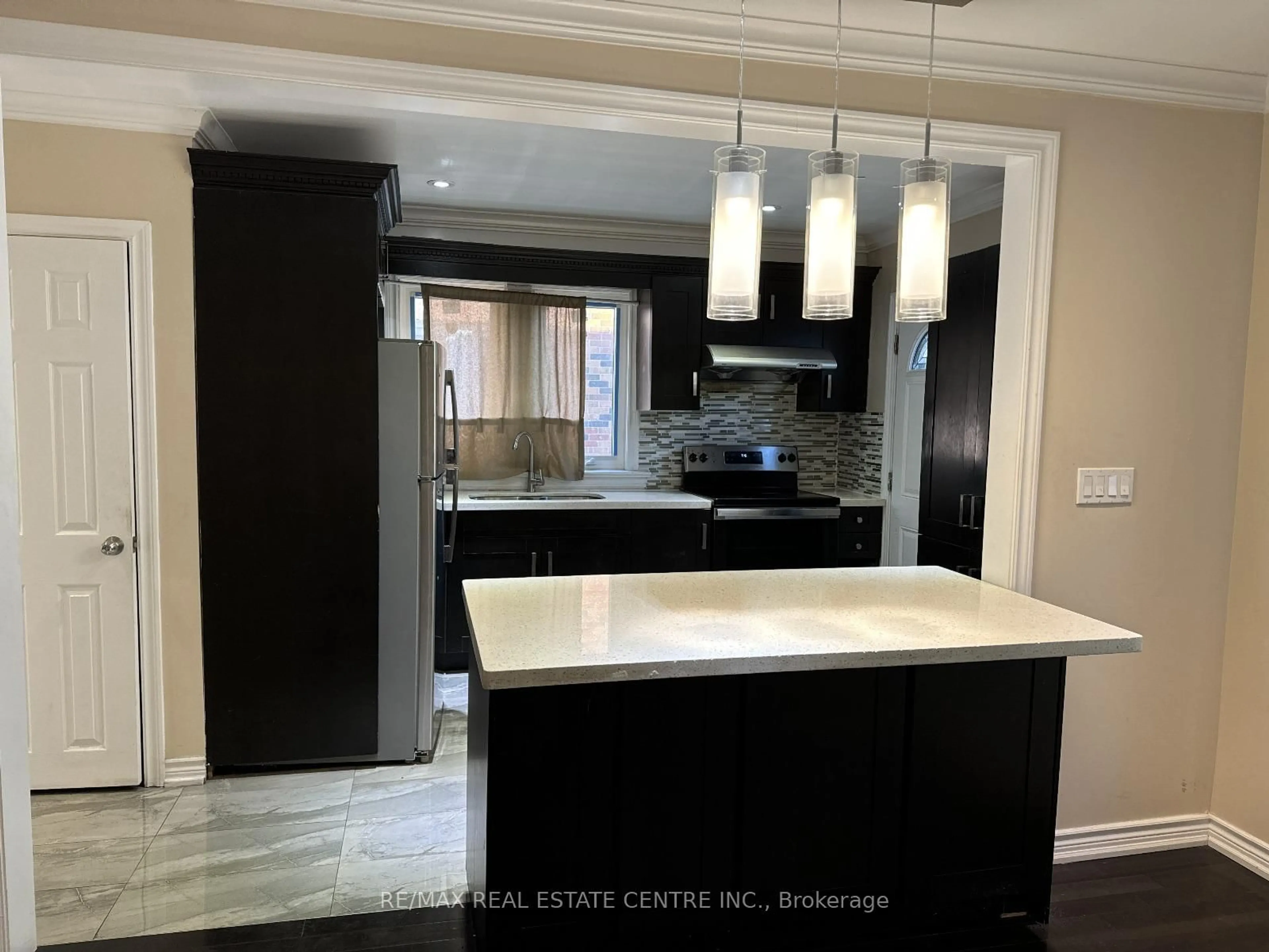 Open concept kitchen, unknown for 164 Adelaide Ave, Oshawa Ontario L1G 1Z3