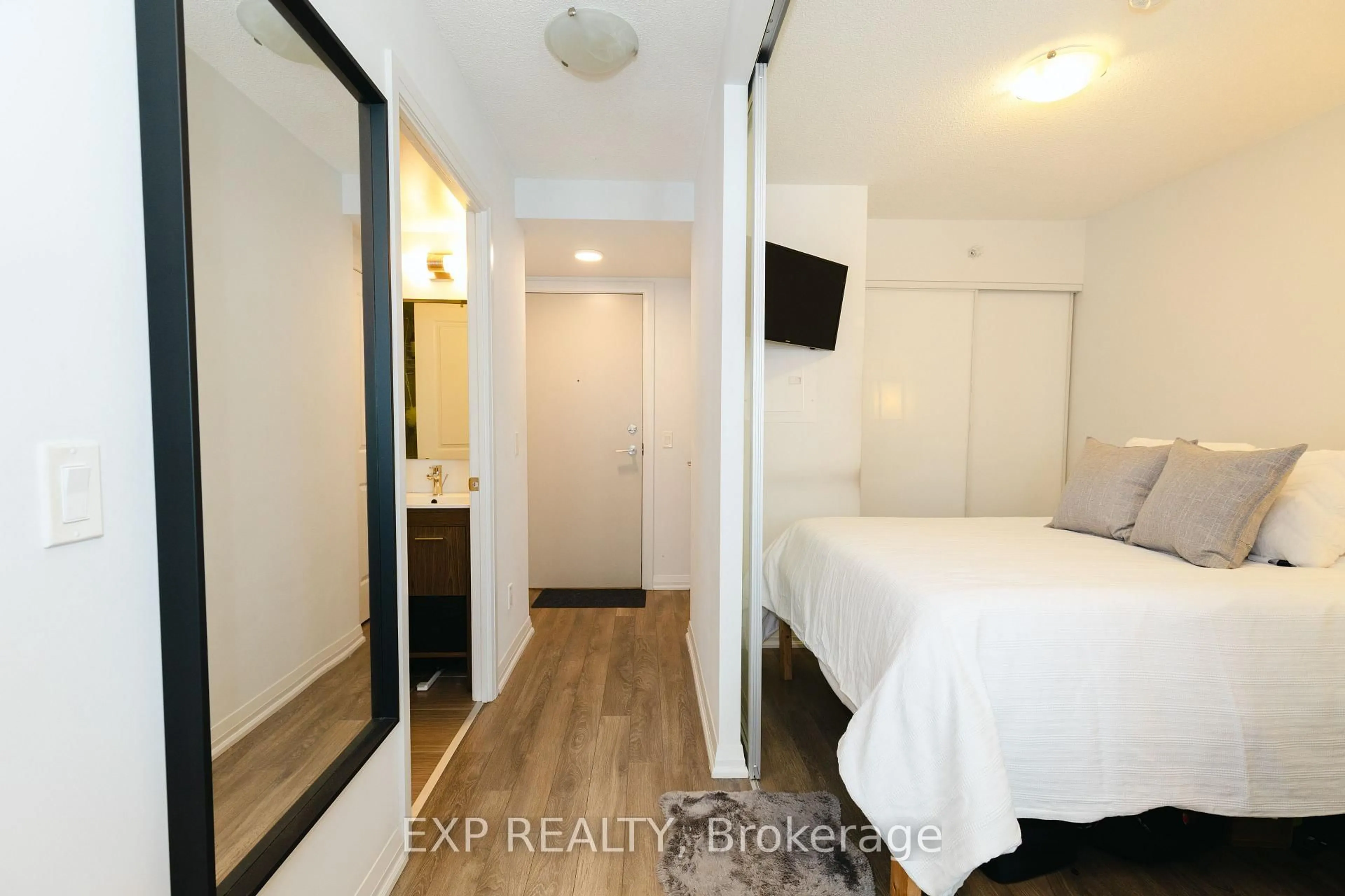 A pic of a room for 30 Meadowglen Pl #7, Toronto Ontario M1G 0A6