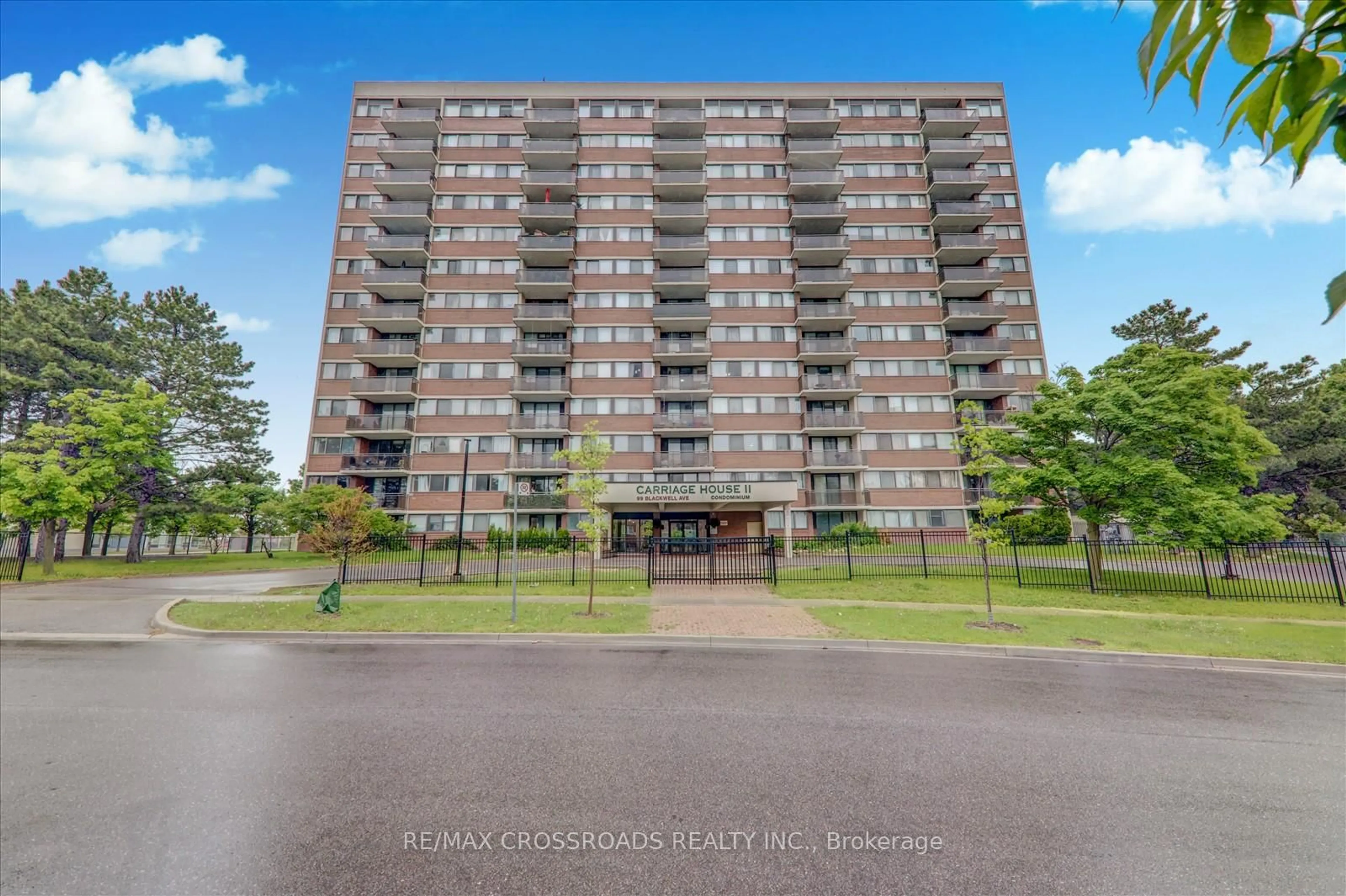 A pic from outside/outdoor area/front of a property/back of a property/a pic from drone, building for 99 Blackwell Ave #807, Toronto Ontario M1B 3R5