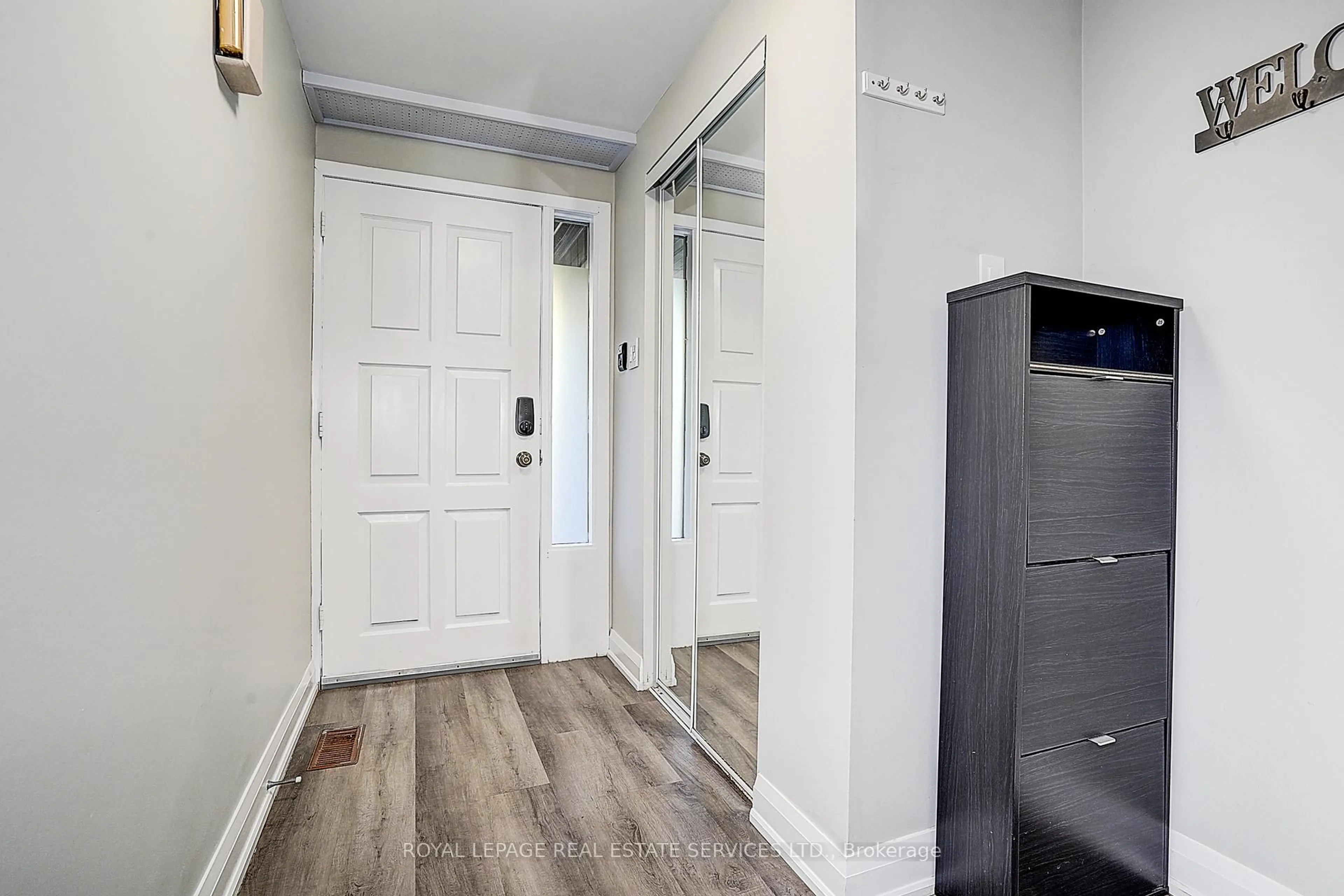 Indoor entryway for 2020 Pharmacy Ave #23, Toronto Ontario M1T 1H8