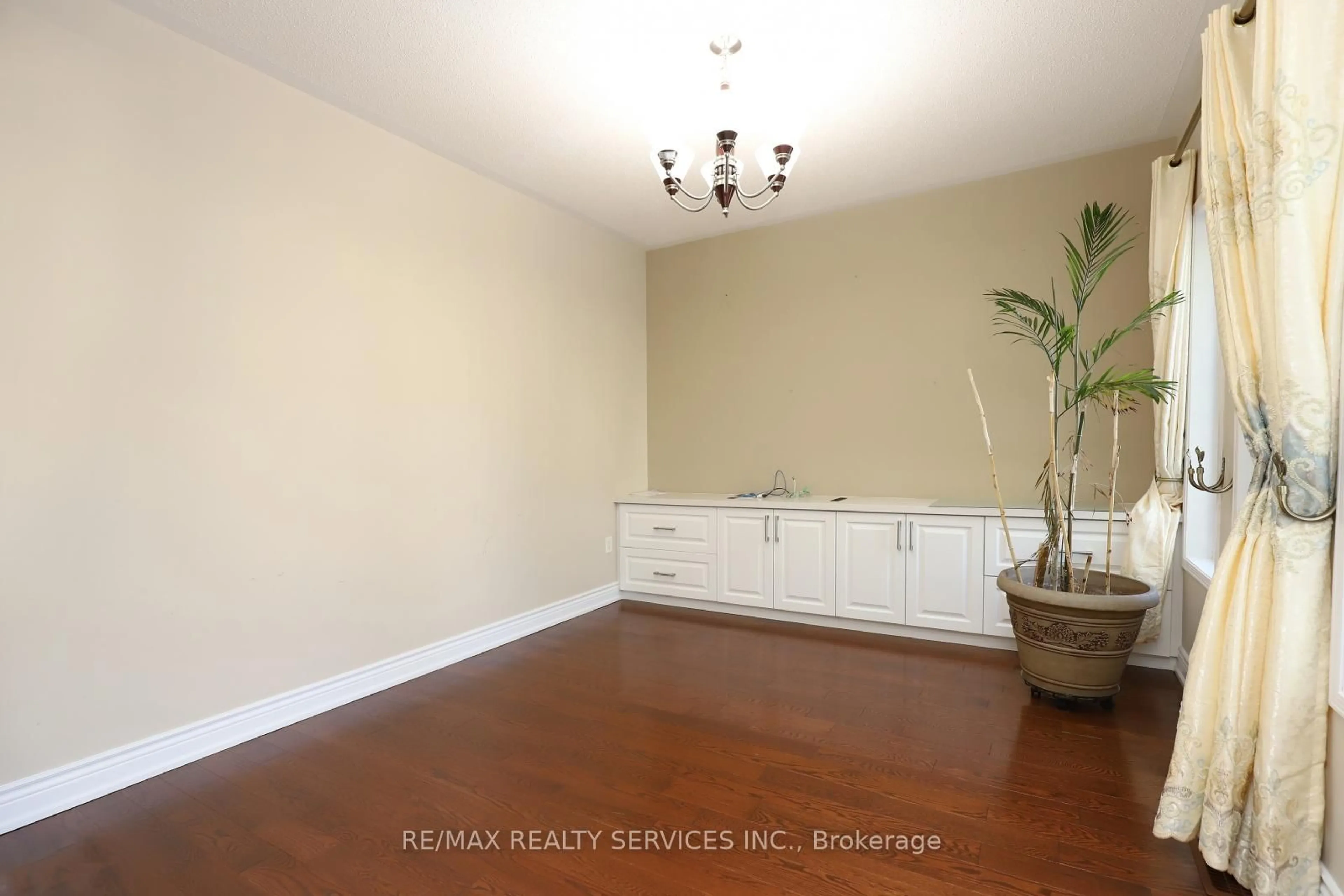 Unknown for 17 Ballantyne Dr, Ajax Ontario L1T 4H6