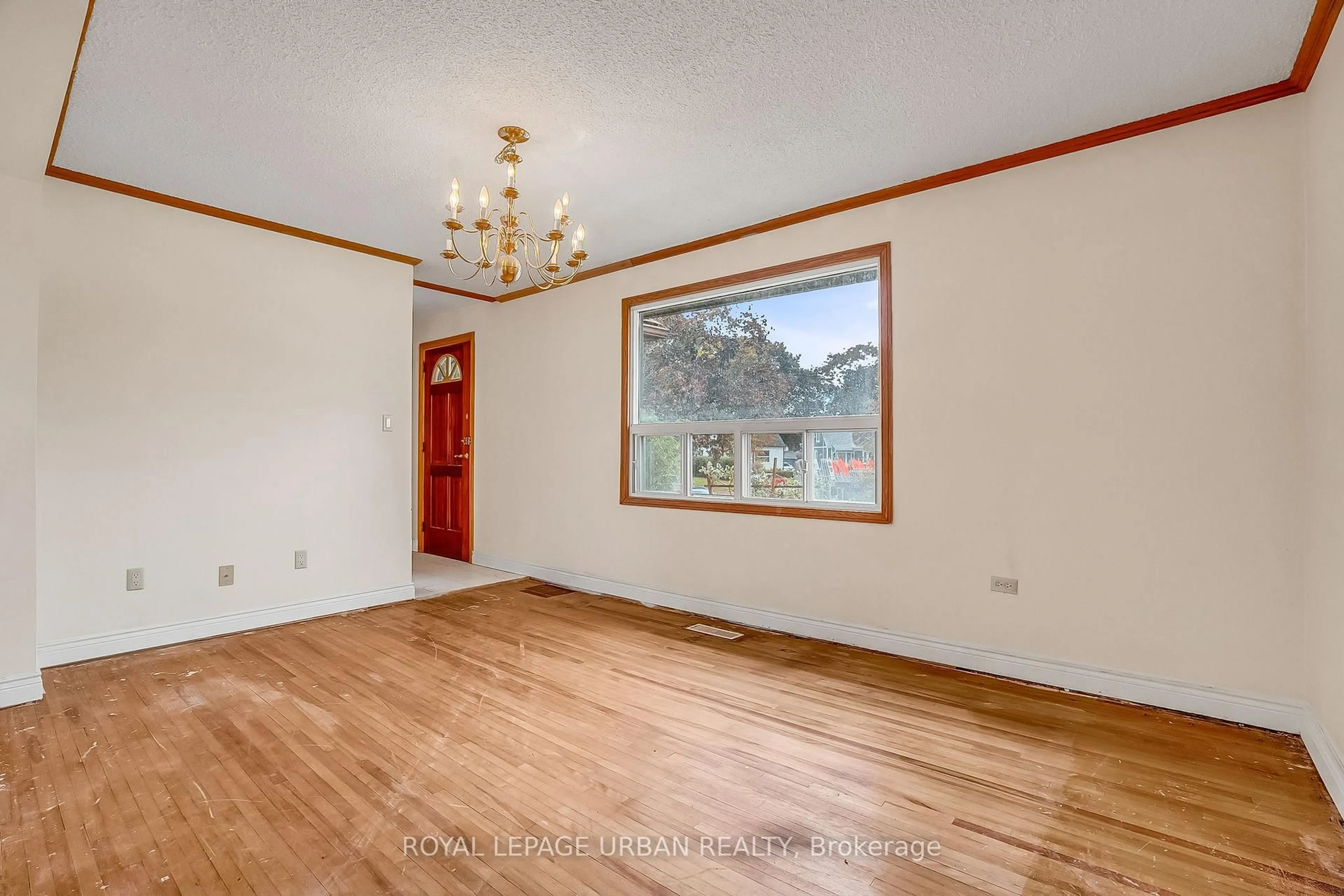 Unknown for 55 Merritt Rd, Toronto Ontario M4B 3K4