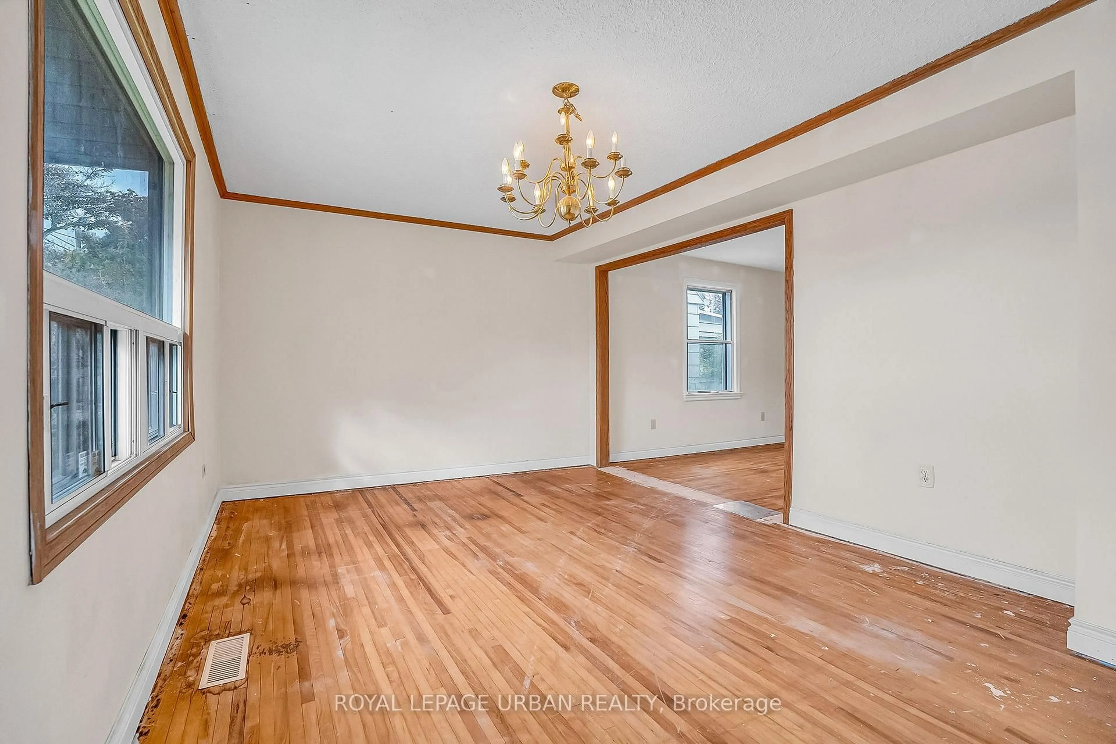 Unknown for 55 Merritt Rd, Toronto Ontario M4B 3K4