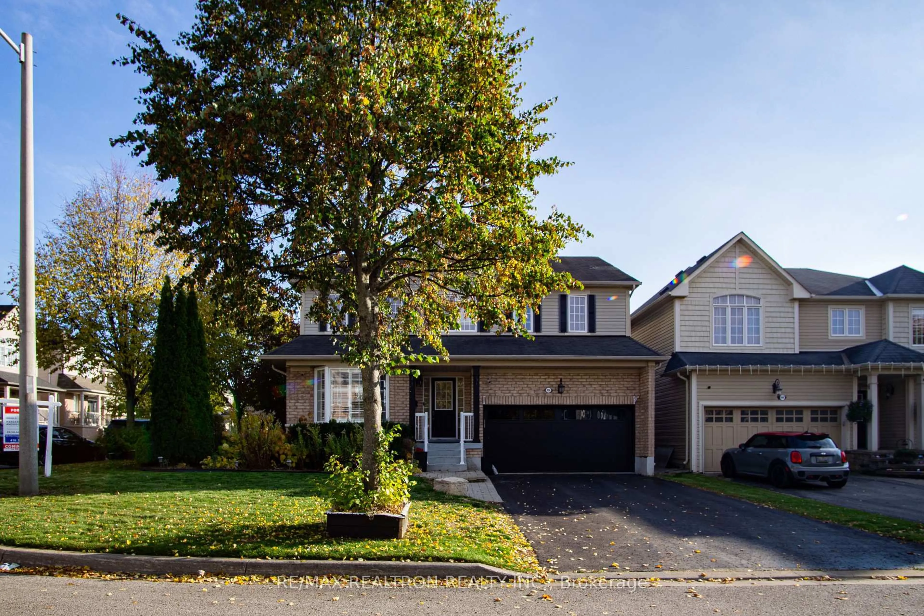 Unknown for 936 Langford St, Oshawa Ontario L1K 0A4