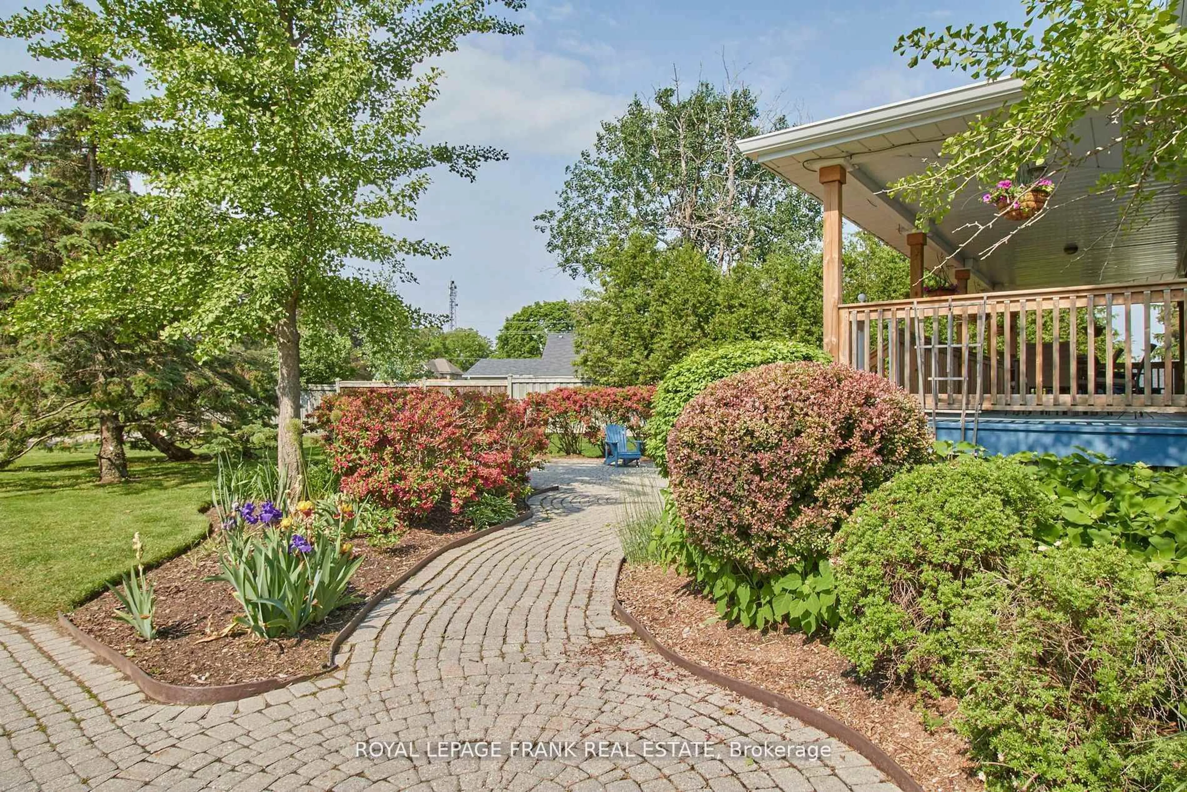 Patio, street for 1667 Nash Rd #F12, Clarington Ontario L1E 1S8