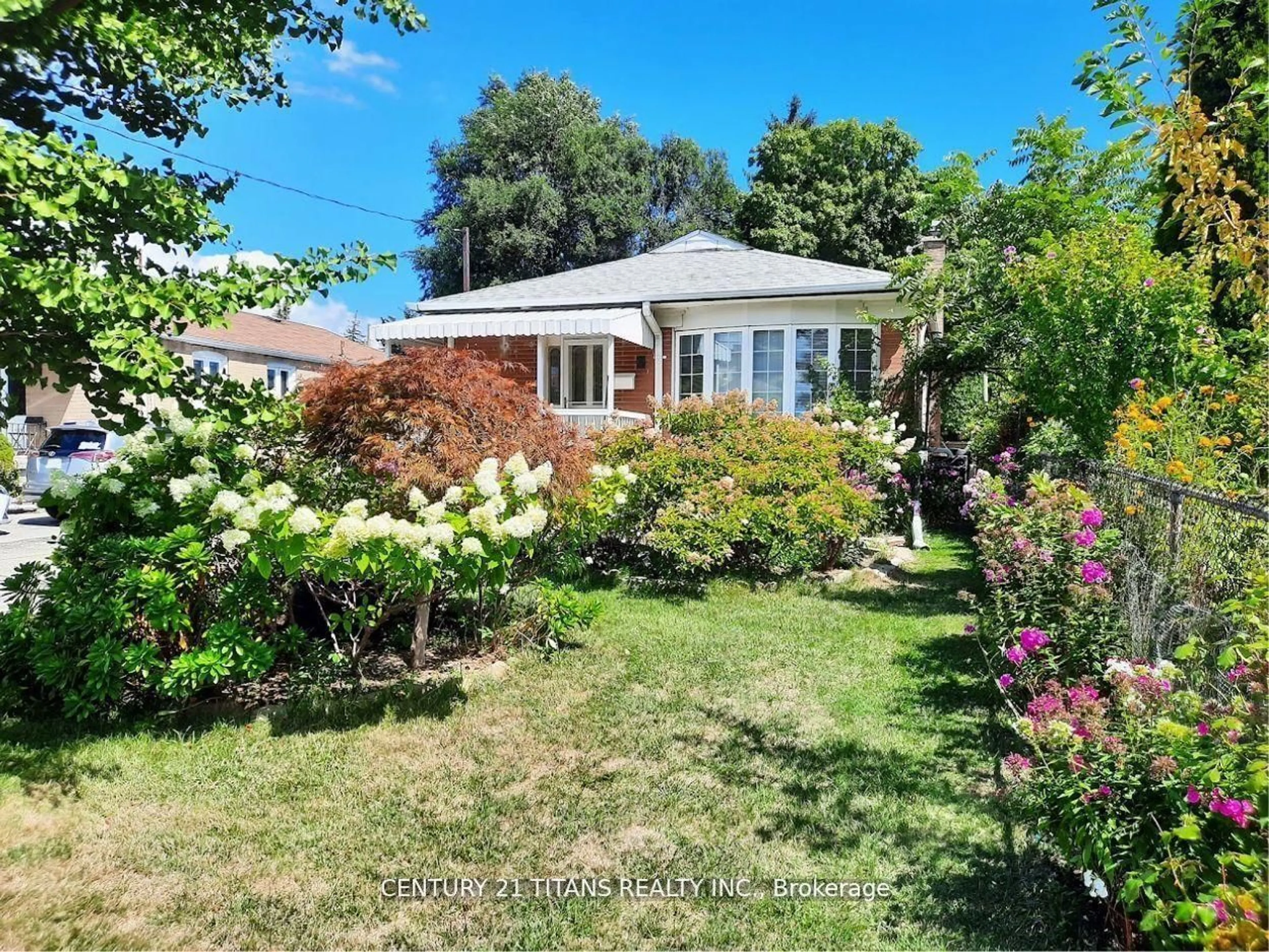 A pic from outside/outdoor area/front of a property/back of a property/a pic from drone, unknown for 3 Saugeen Cres, Toronto Ontario M1K 3M8