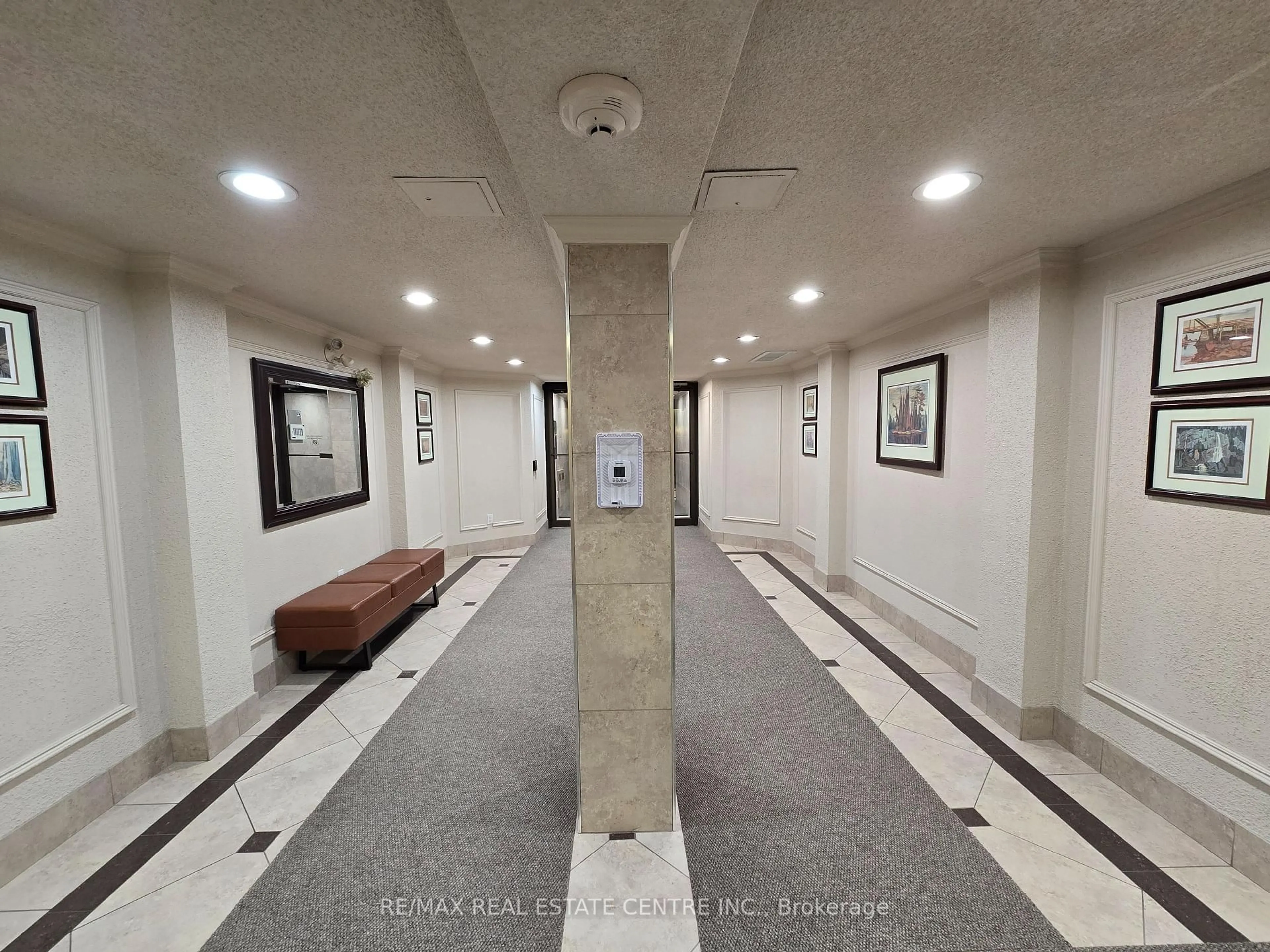 Indoor foyer for 1540 Pickering Pkwy #609, Pickering Ontario L1V 3V9