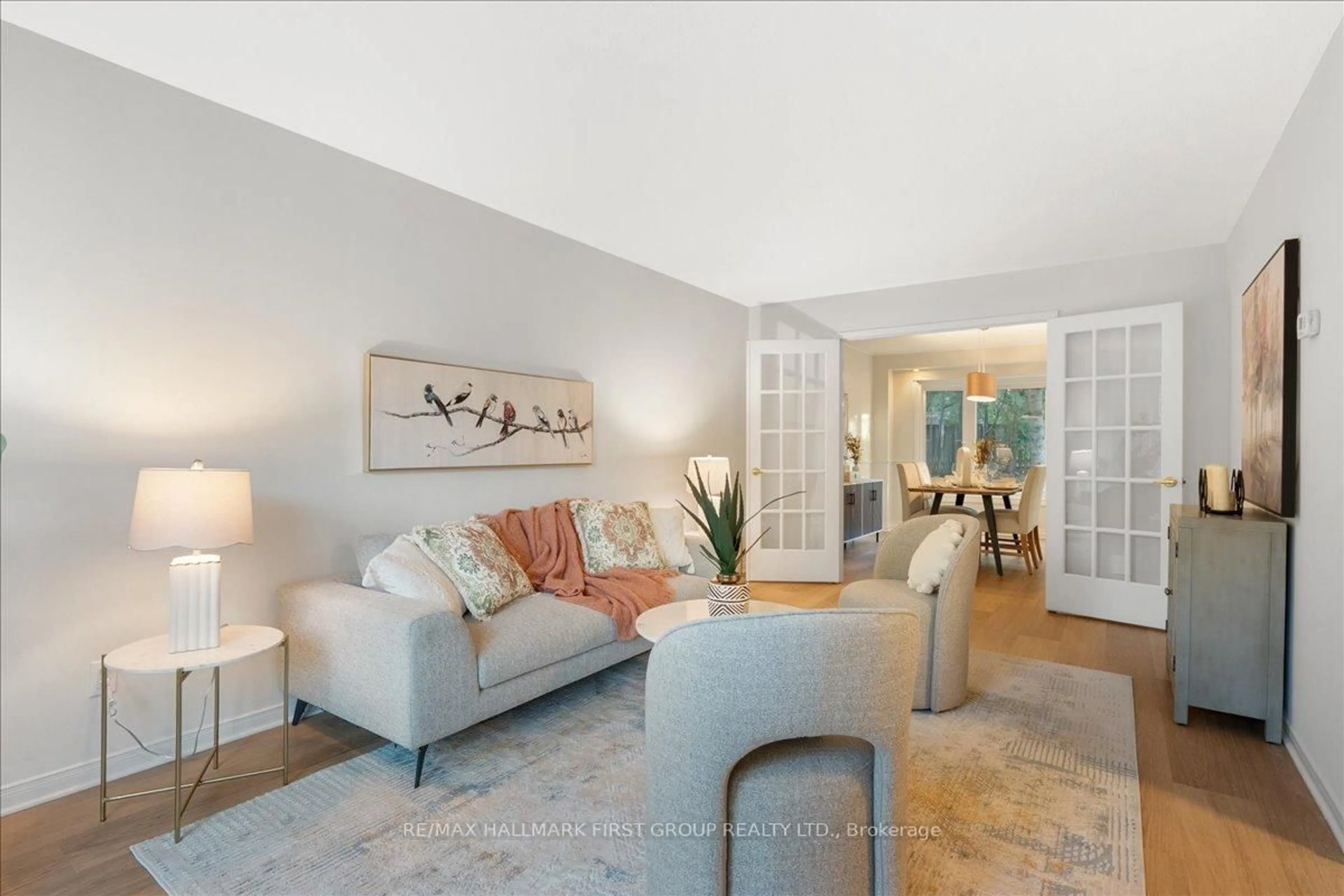 Living room with furniture, unknown for 1239 Fieldstone Circ, Pickering Ontario L1X 1B9