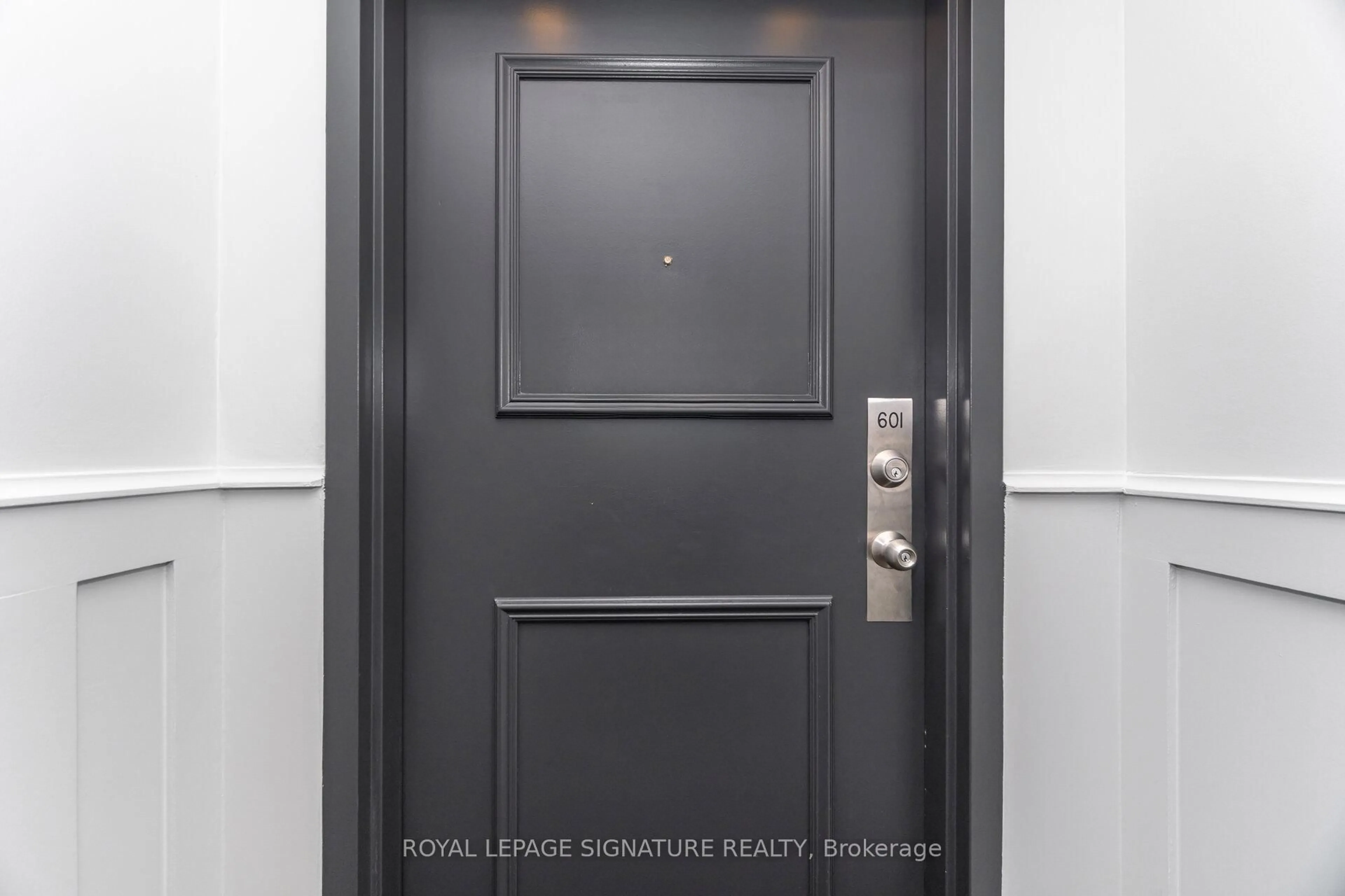 Indoor entryway for 8 Silverbell Grve #601, Toronto Ontario M1B 4Z3