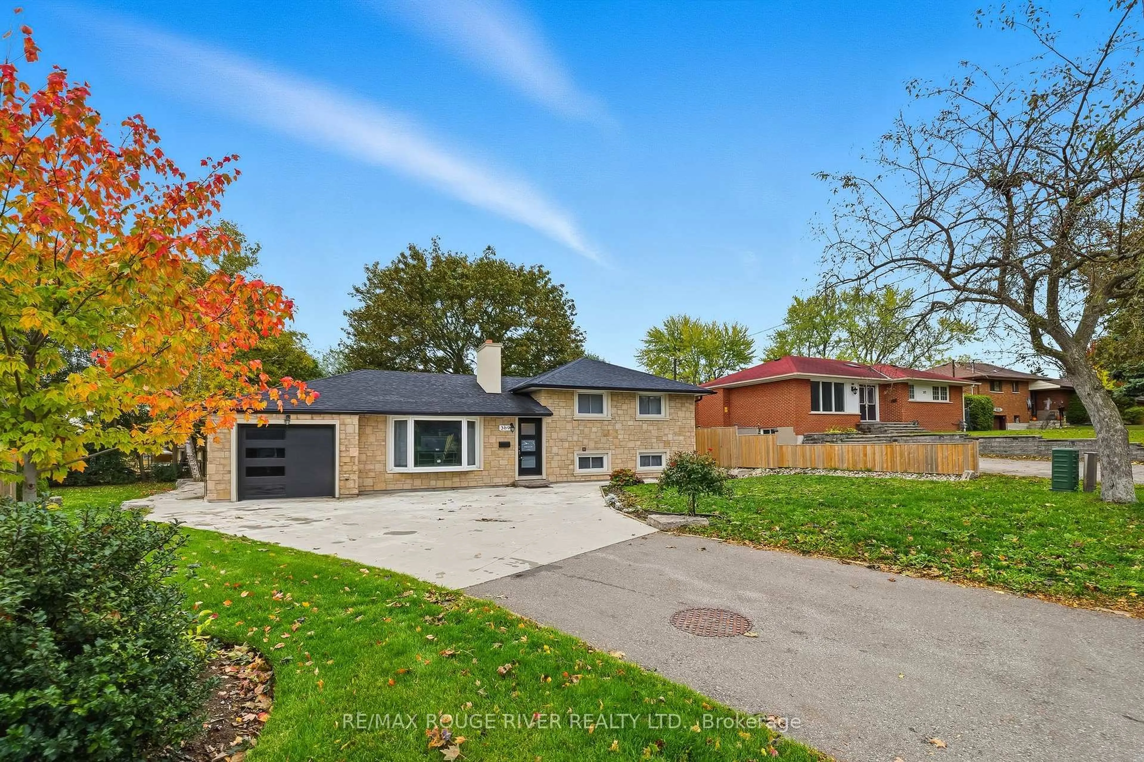 Home with brick exterior material, street for 369 Glendale Ave, Oshawa Ontario L1J 3H6