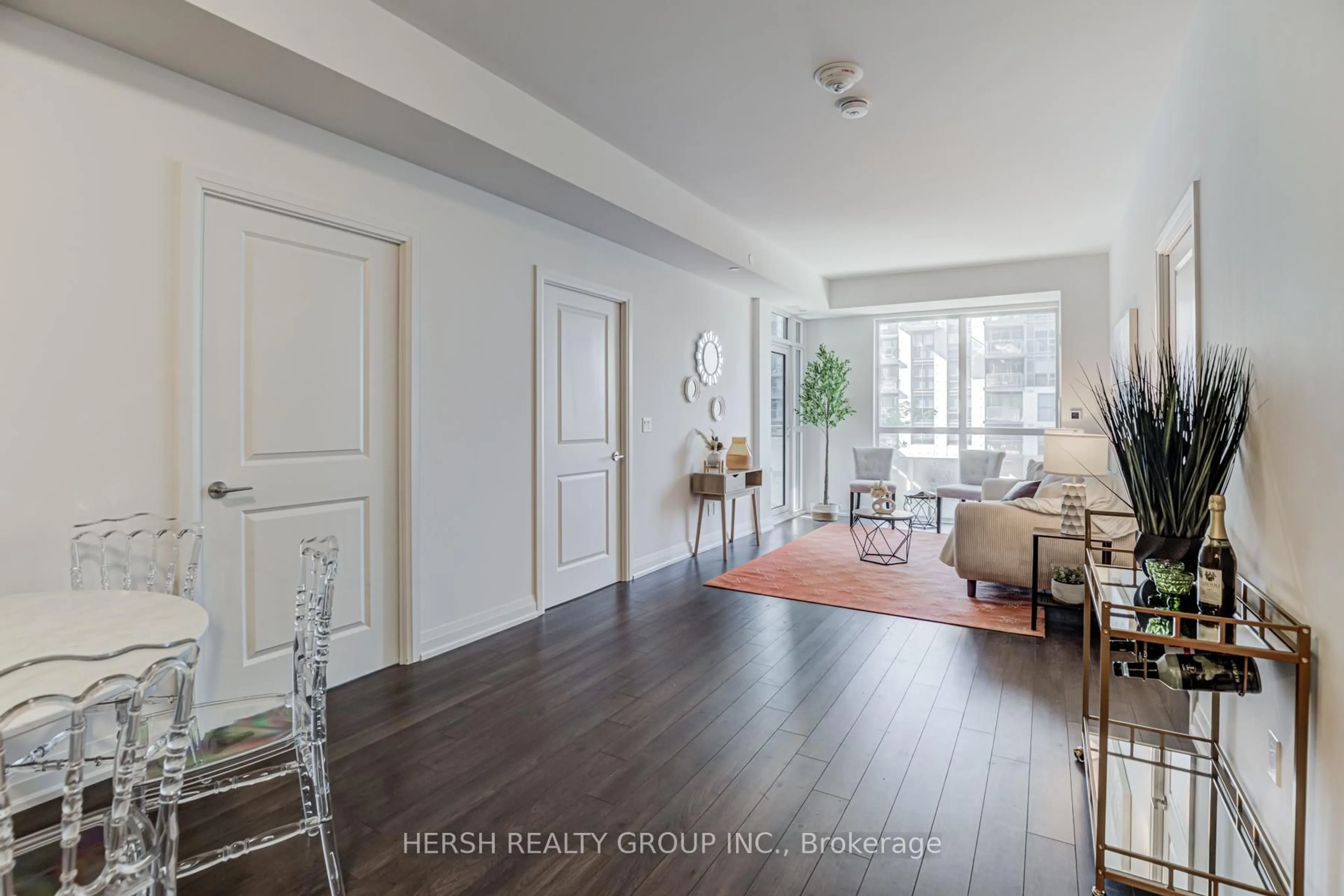 Indoor entryway for 10 Meadowglen Pl #201, Toronto Ontario M1G 0A8