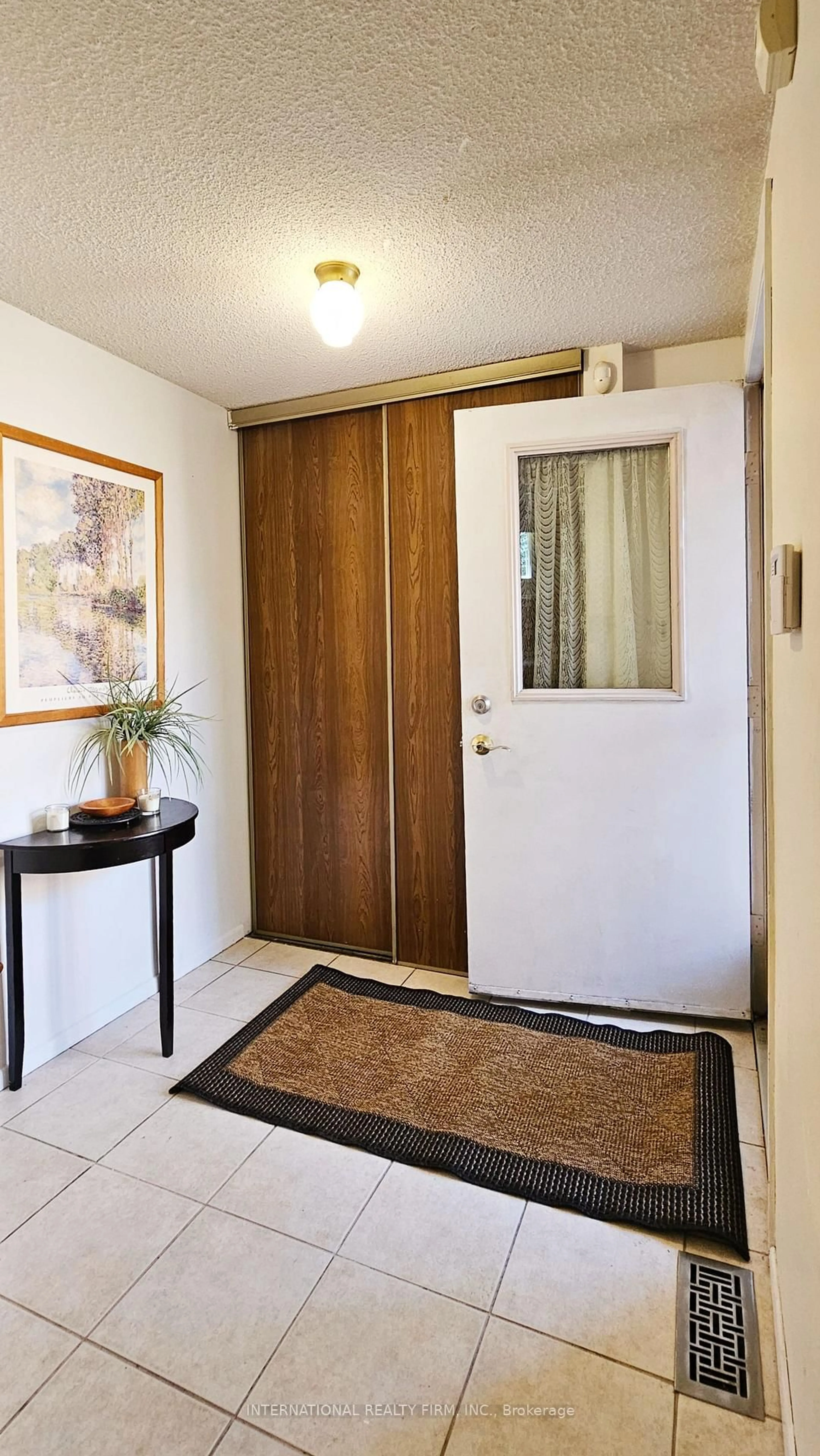 Indoor entryway for 47 Parsell Sq, Toronto Ontario M1B 2A5