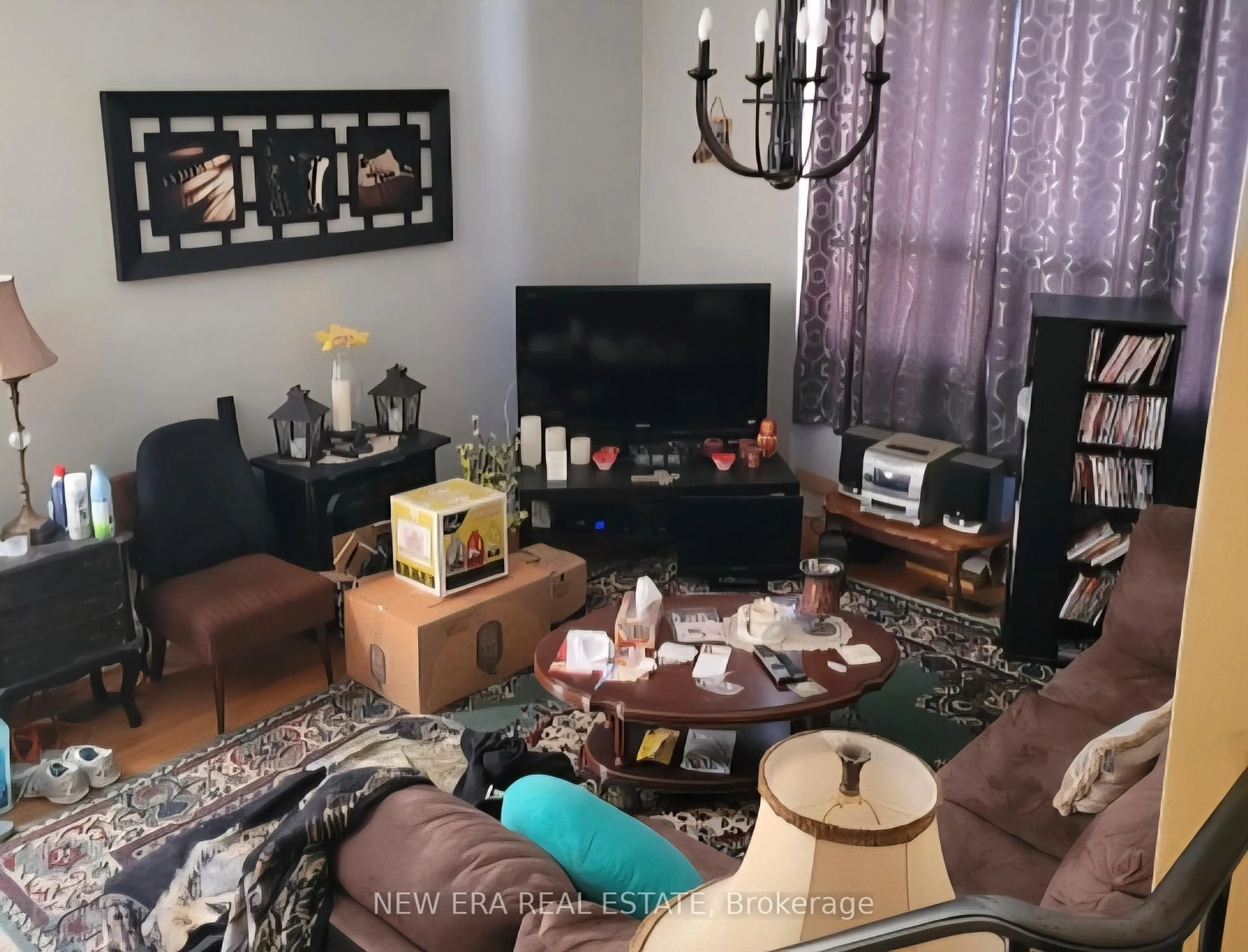 Living room with furniture, unknown for 121 Pandora Circ, Toronto Ontario M1H 1V8