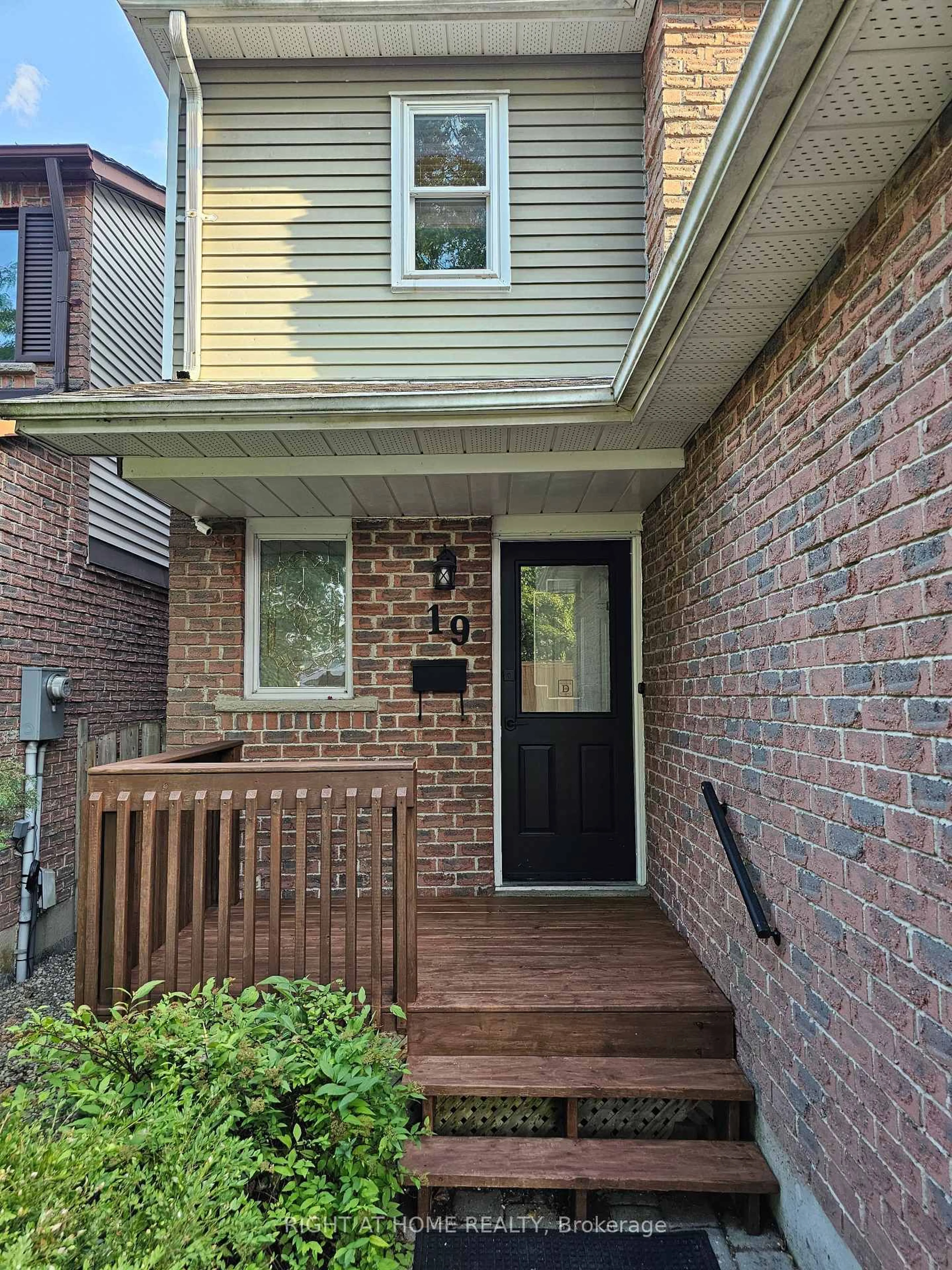 Home with brick exterior material, street for 19 Greenfield Cres, Whitby Ontario L1N 7G2