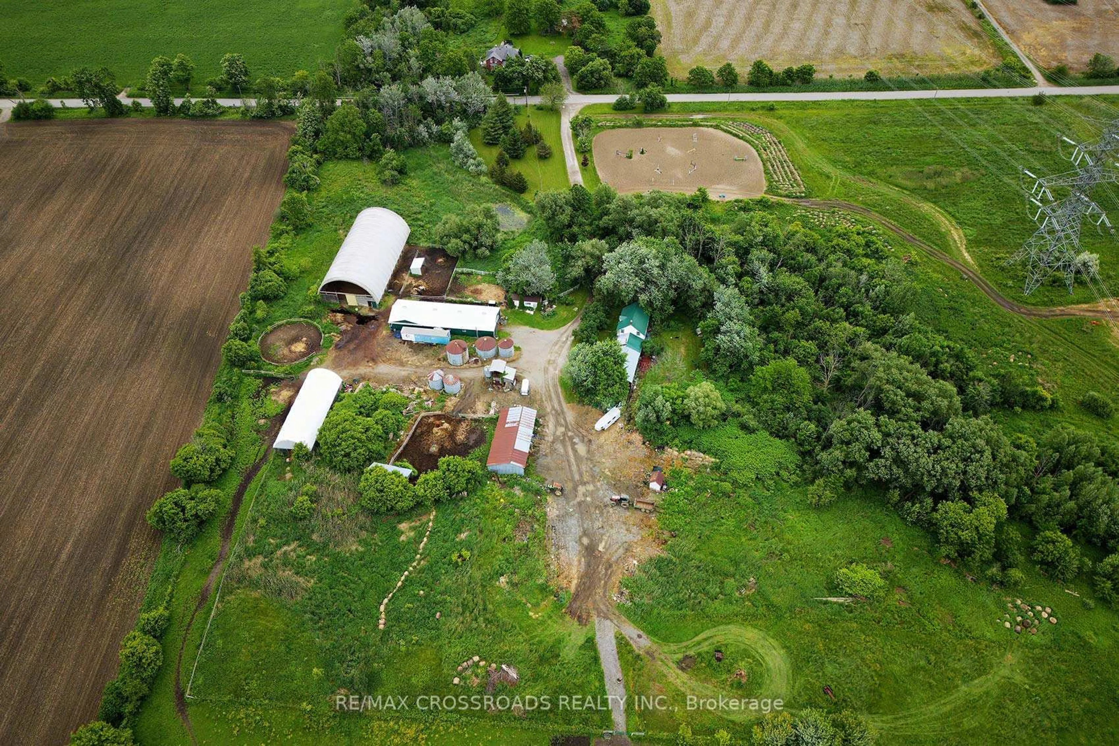 A pic from outside/outdoor area/front of a property/back of a property/a pic from drone, building for 2300 Rosebank Rd, Pickering Ontario L1X 2R5