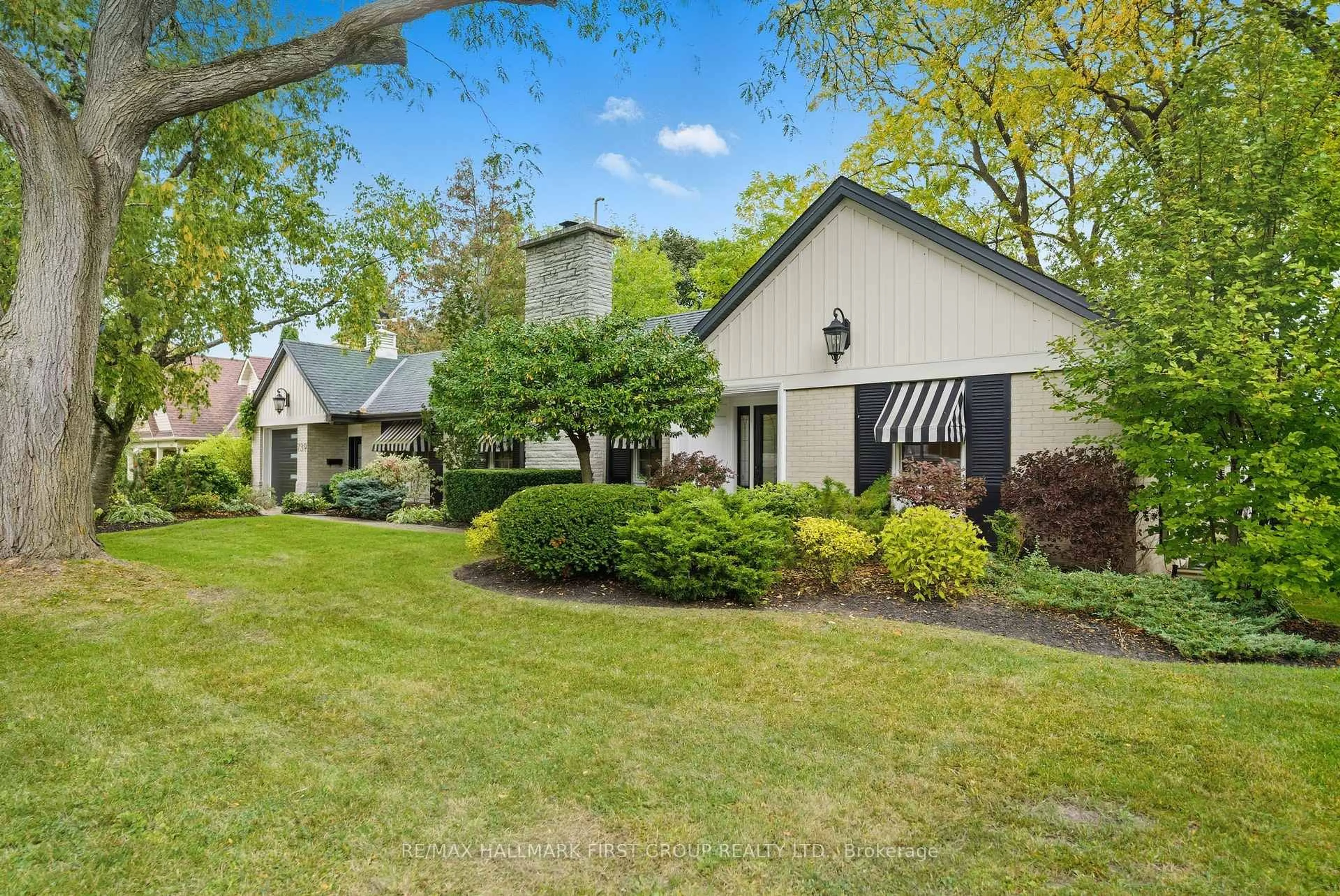 Patio, unknown for 739 Masson St, Oshawa Ontario L1G 5A7