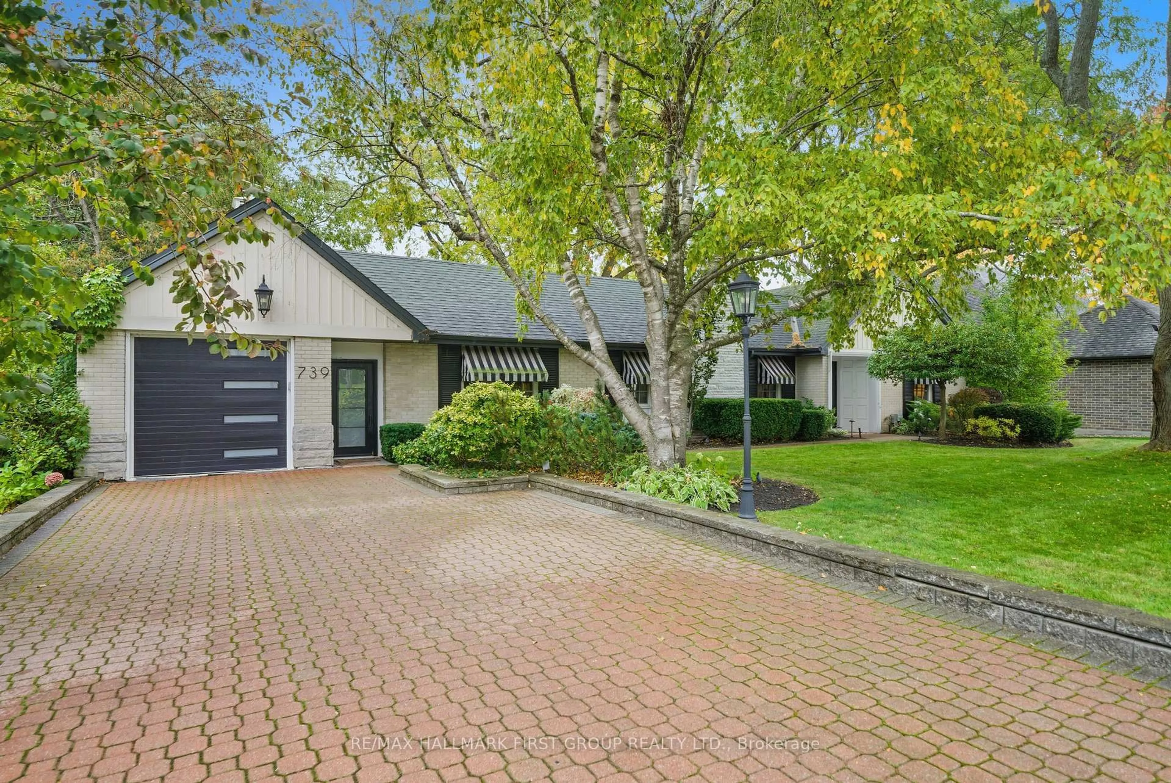 Unknown for 739 Masson St, Oshawa Ontario L1G 5A7