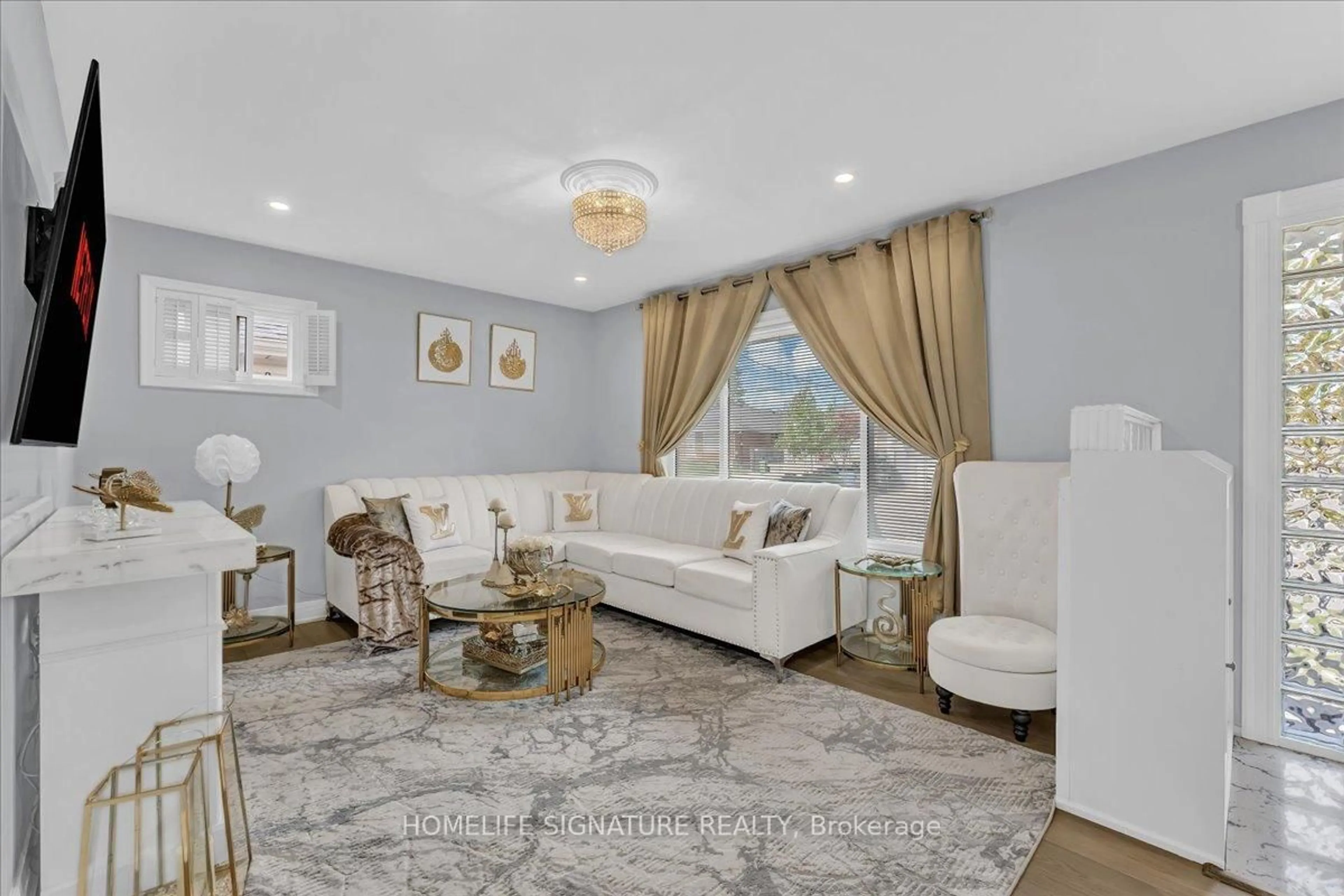 Living room with furniture, unknown for 83 Pachino Blvd, Toronto Ontario M1R 4J8