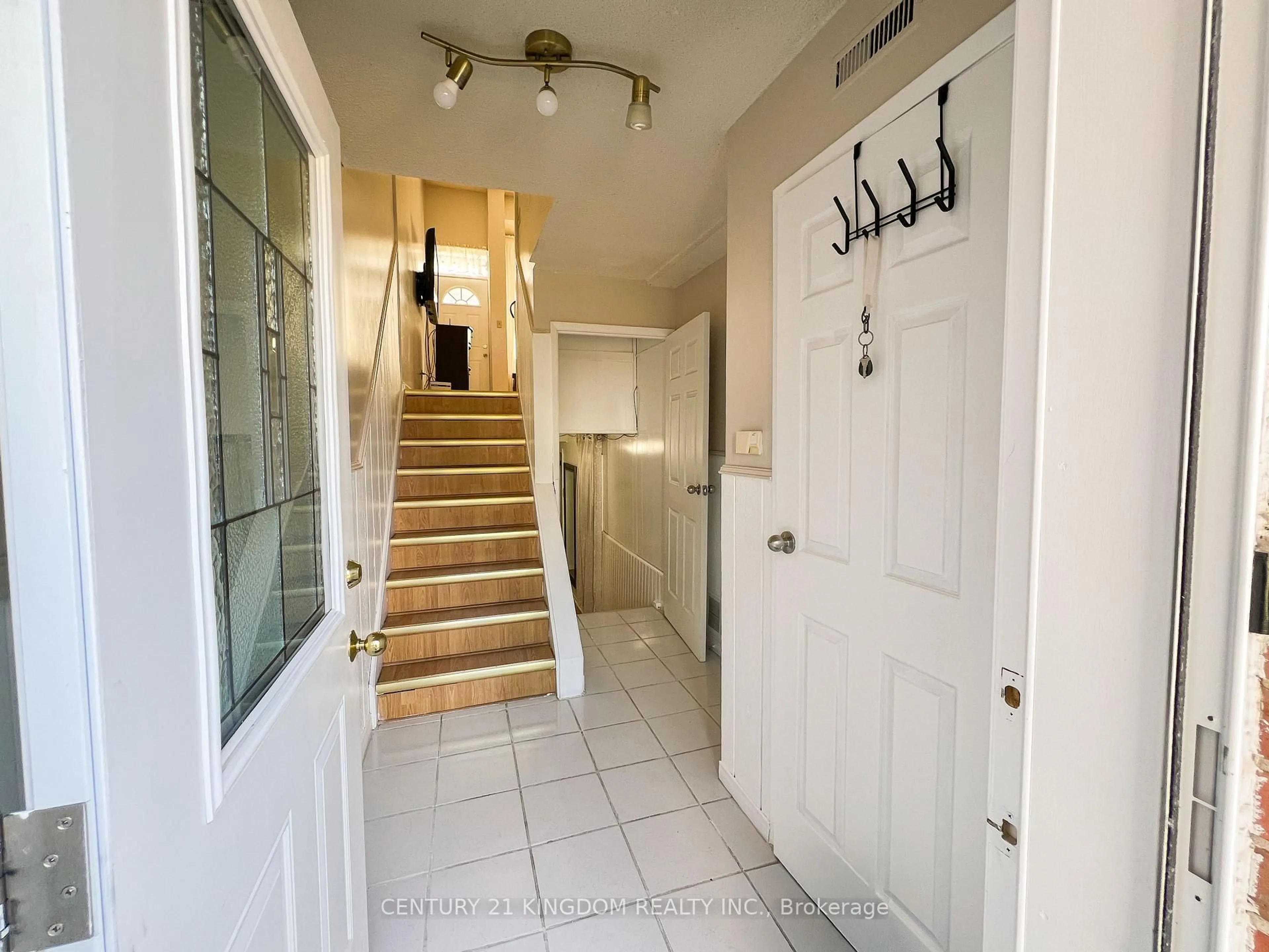 Unknown for 30 Wingarden Crt #80, Toronto Ontario M1B 2K2