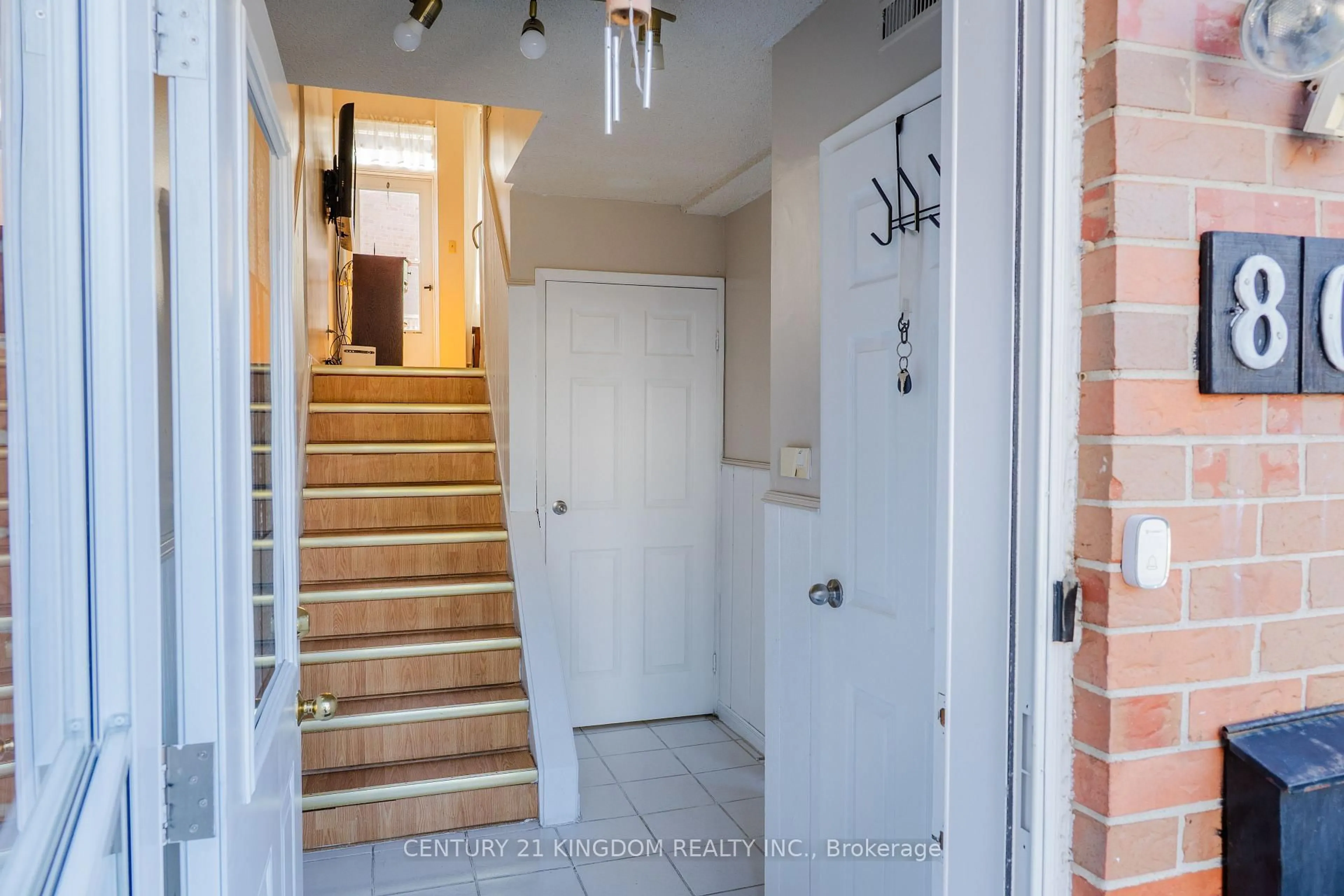 Indoor entryway for 30 Wingarden Crt #80, Toronto Ontario M1B 2K2