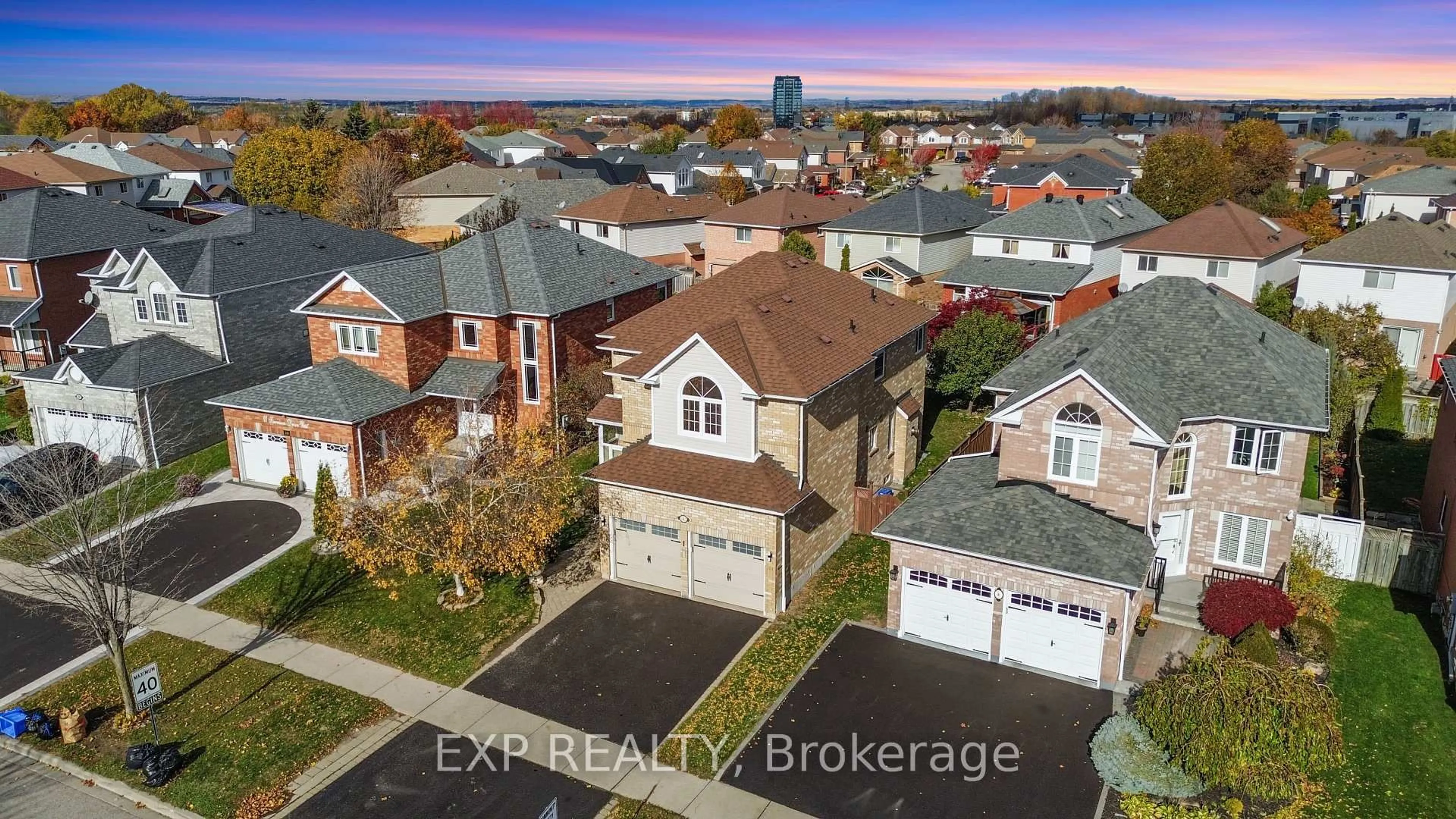 A pic from outside/outdoor area/front of a property/back of a property/a pic from drone, street for 8 Kerrison Dr, Ajax Ontario L1Z 1K1