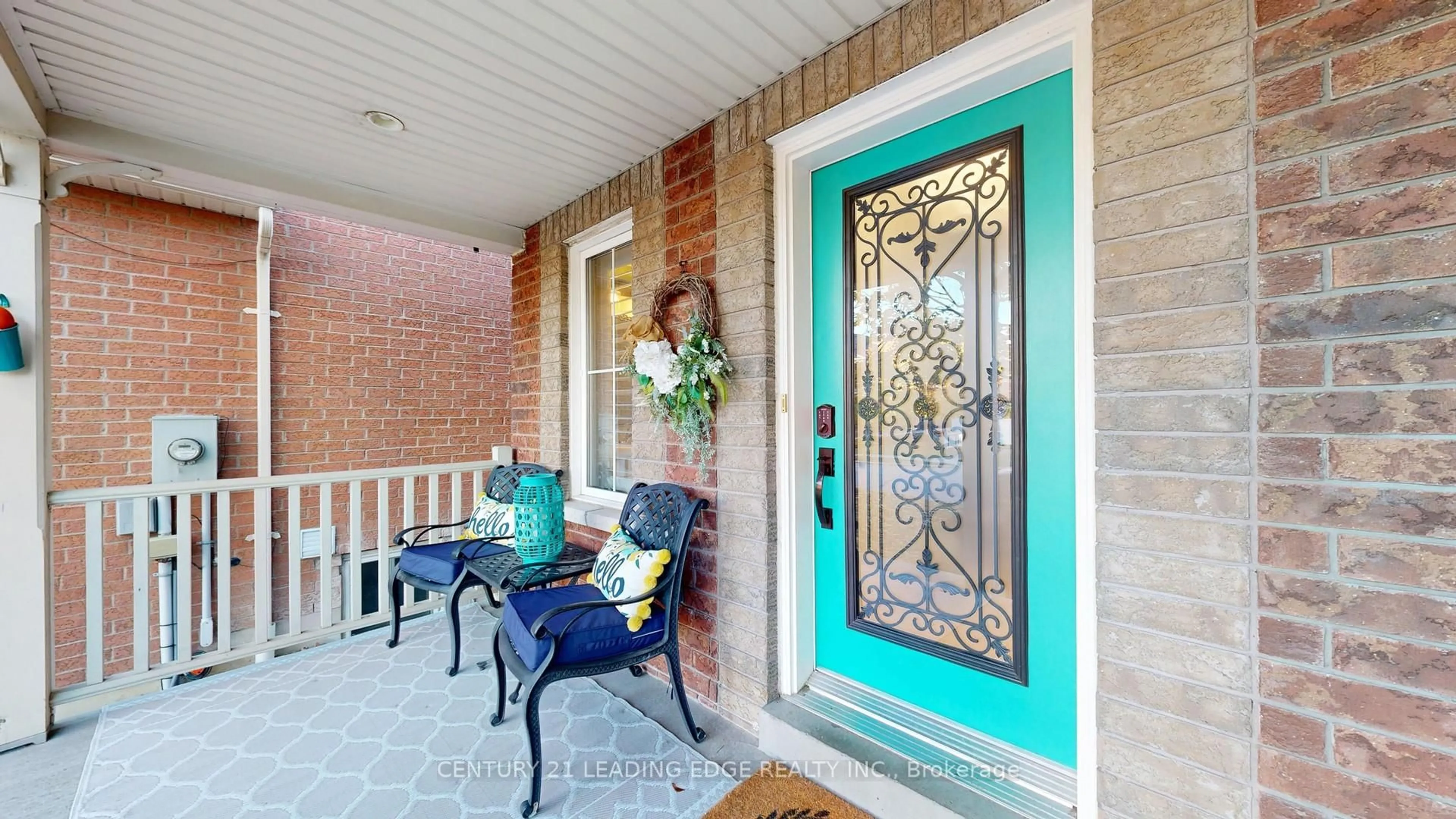 Indoor entryway for 2 Eastgate Circ, Whitby Ontario L1M 2N3