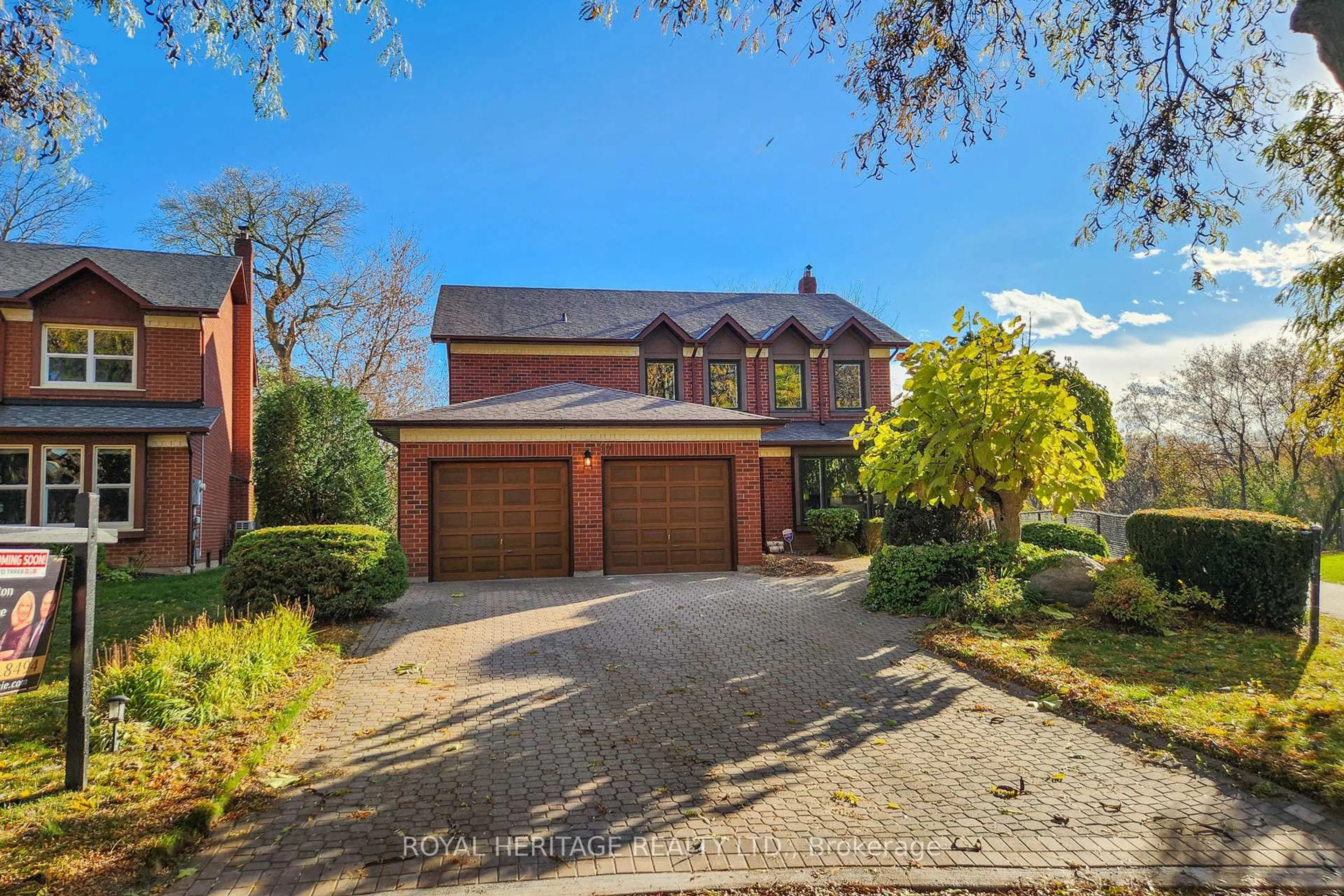 A pic from outside/outdoor area/front of a property/back of a property/a pic from drone, street for 37 Rice Dr, Whitby Ontario L1N 7Z2