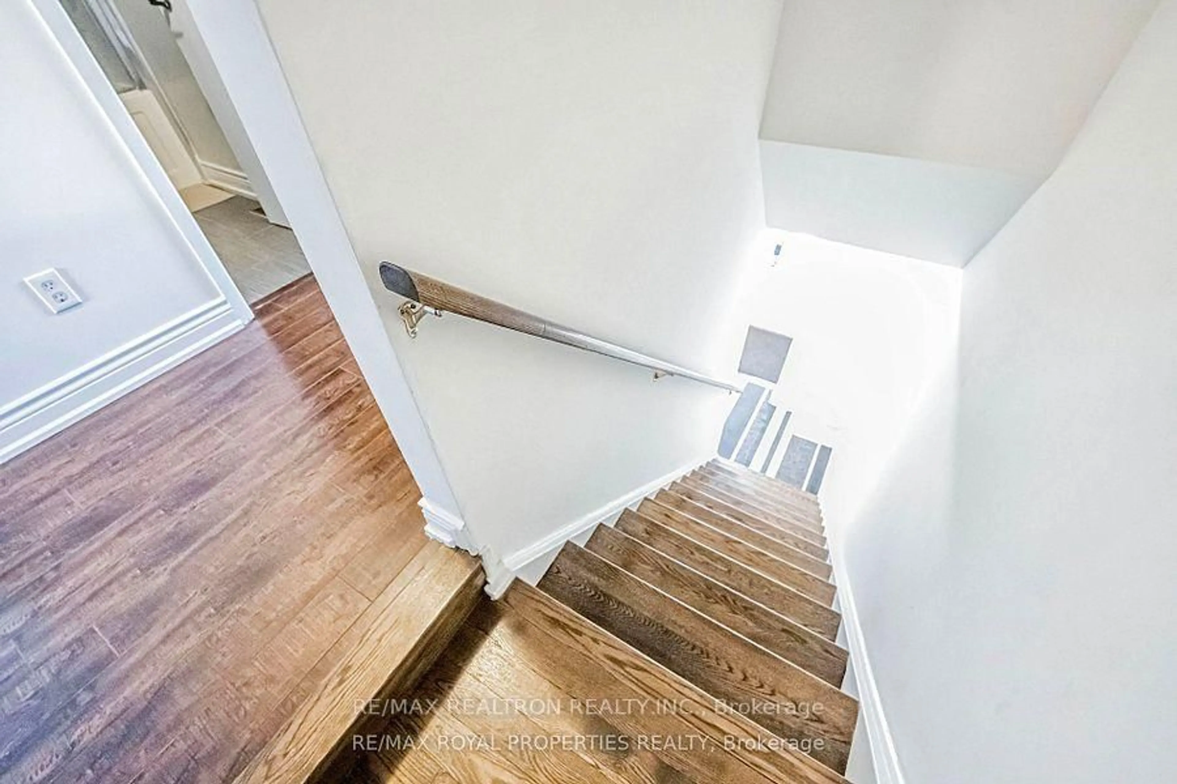 Stairs for 58 Crittenden Sq, Toronto Ontario M1B 1V1