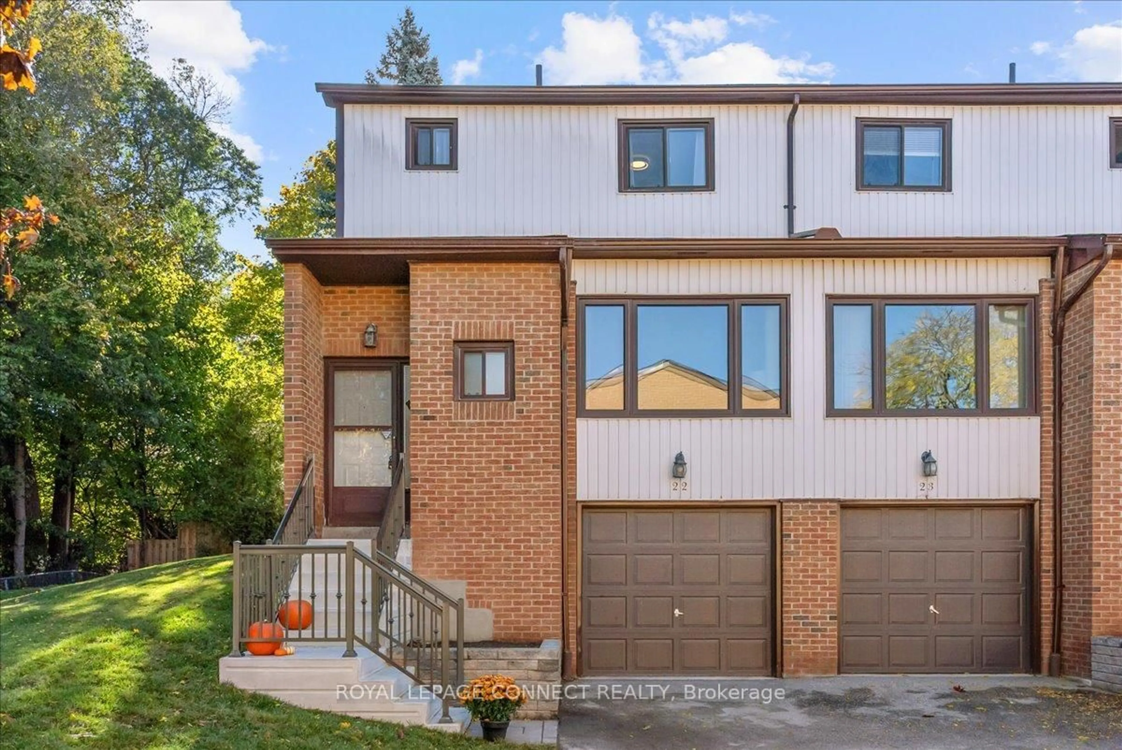 Home with brick exterior material, street for 765 Oklahoma Dr #22, Pickering Ontario L1W 3C9